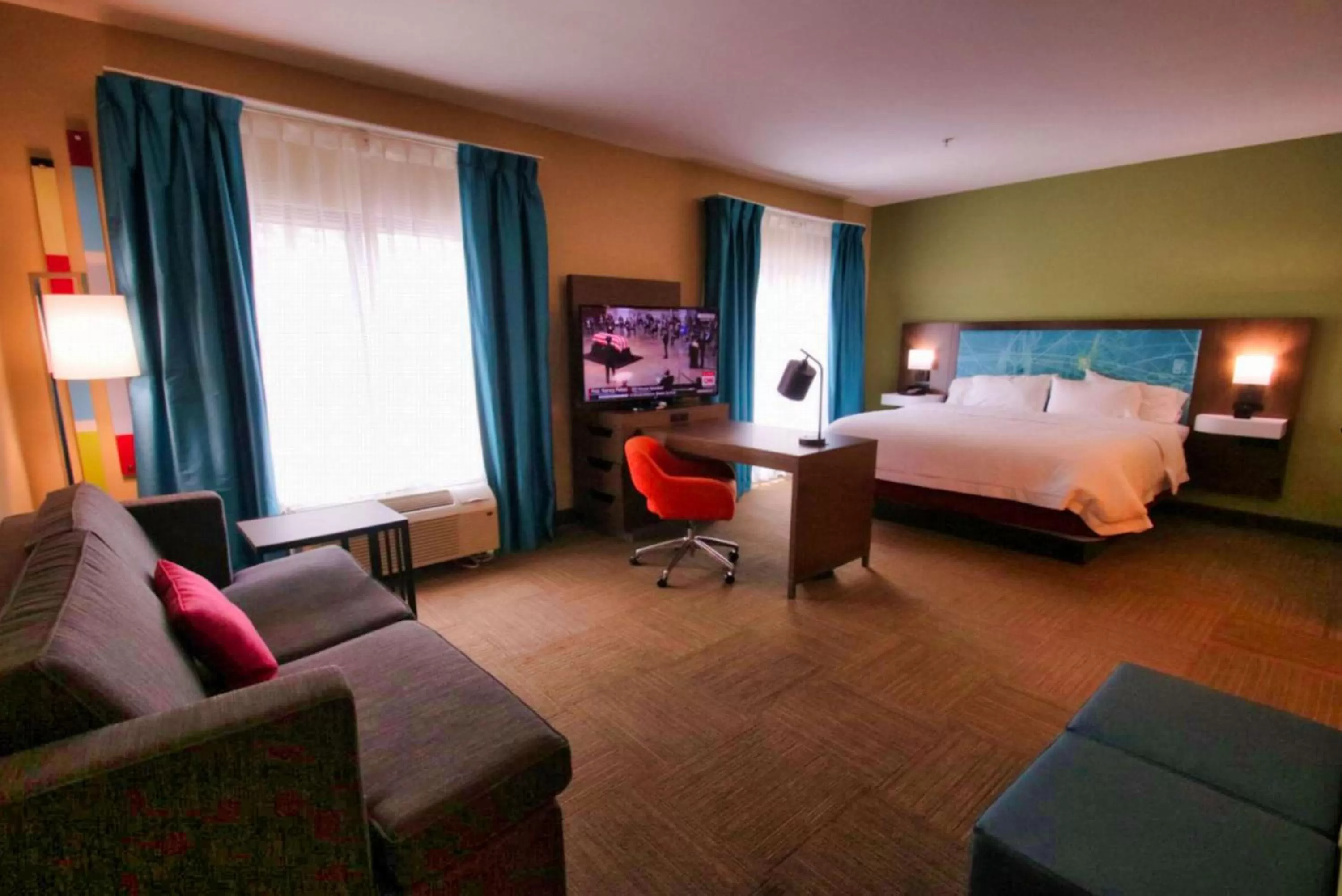 Bedroom, Bed in Hampton Inn & Suites Jacksonville Beach Boulevard/Mayo Clinic