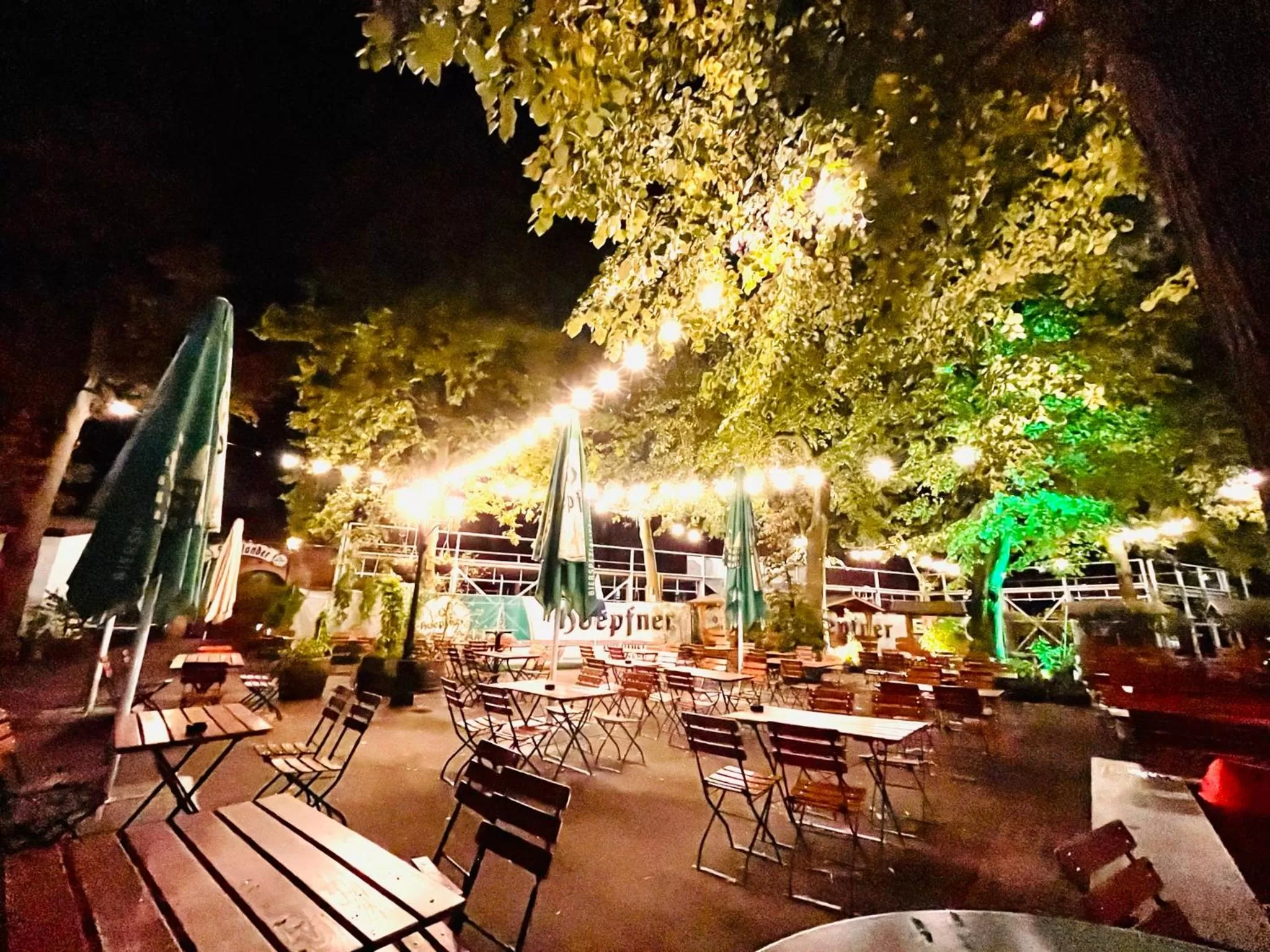 Restaurant/places to eat in Hotel Hoepfner Burghof