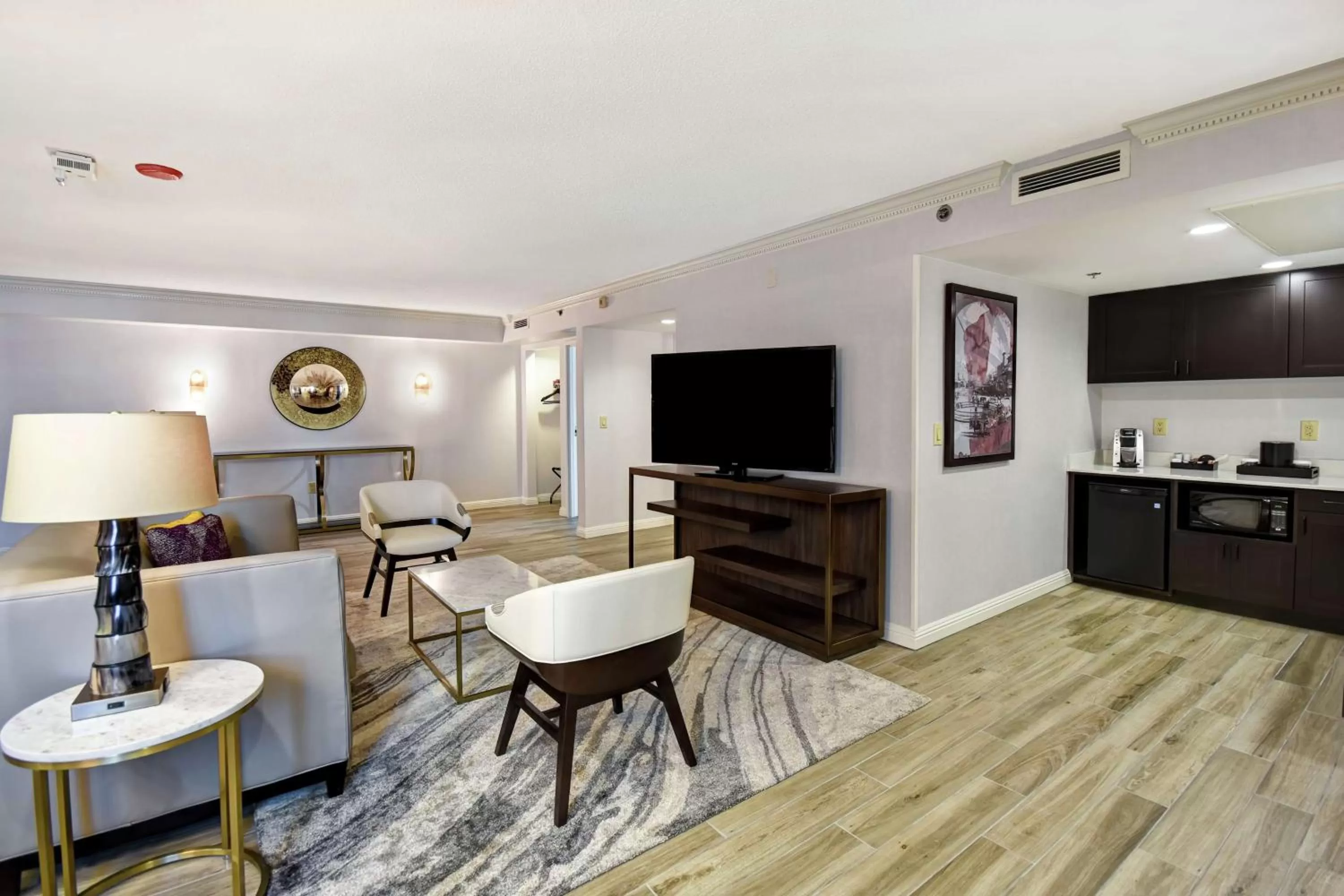 Living room in Embassy Suites Montgomery - Hotel & Conference Center