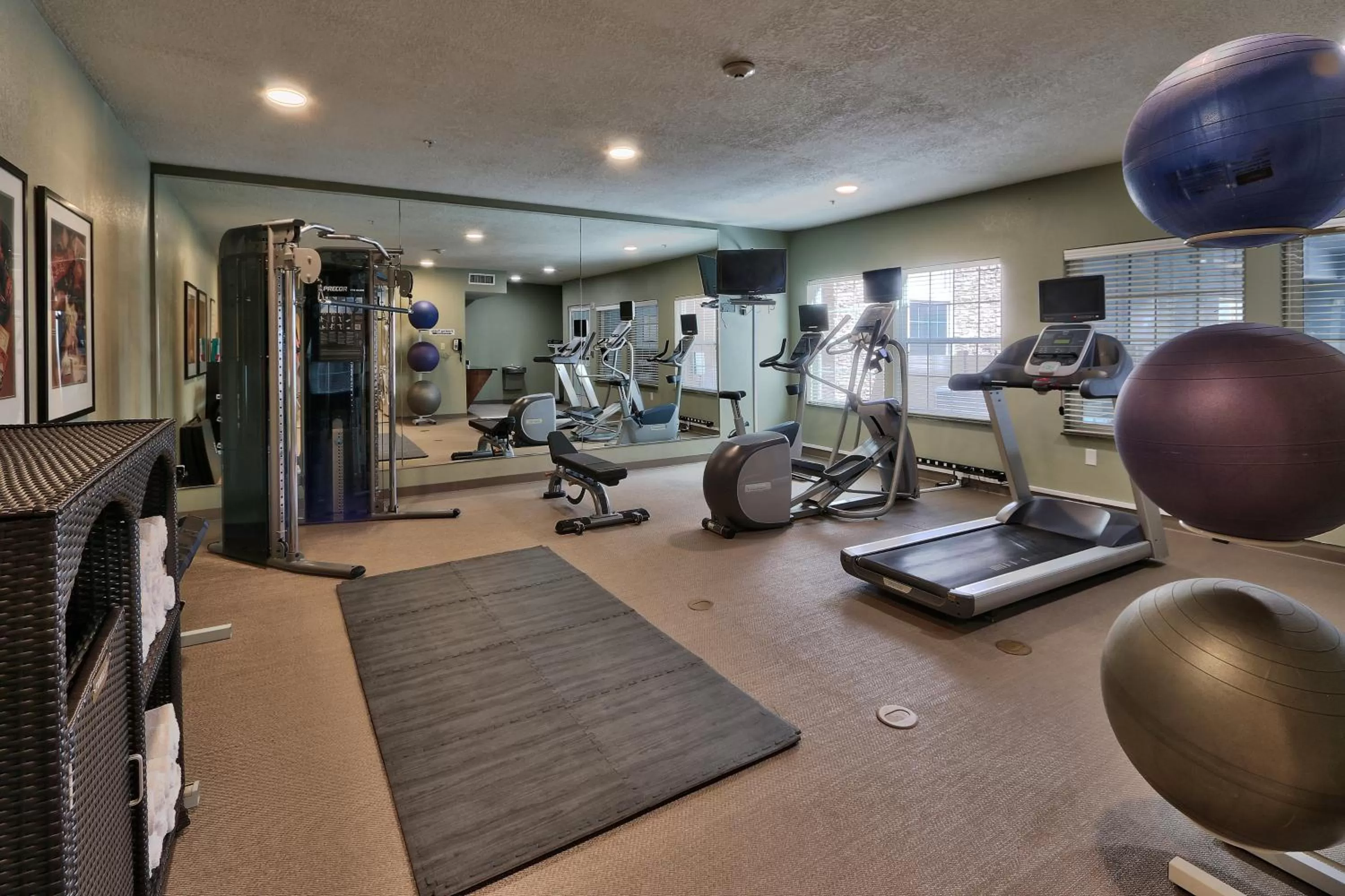 Fitness centre/facilities in Staybridge Suites Albuquerque North by IHG