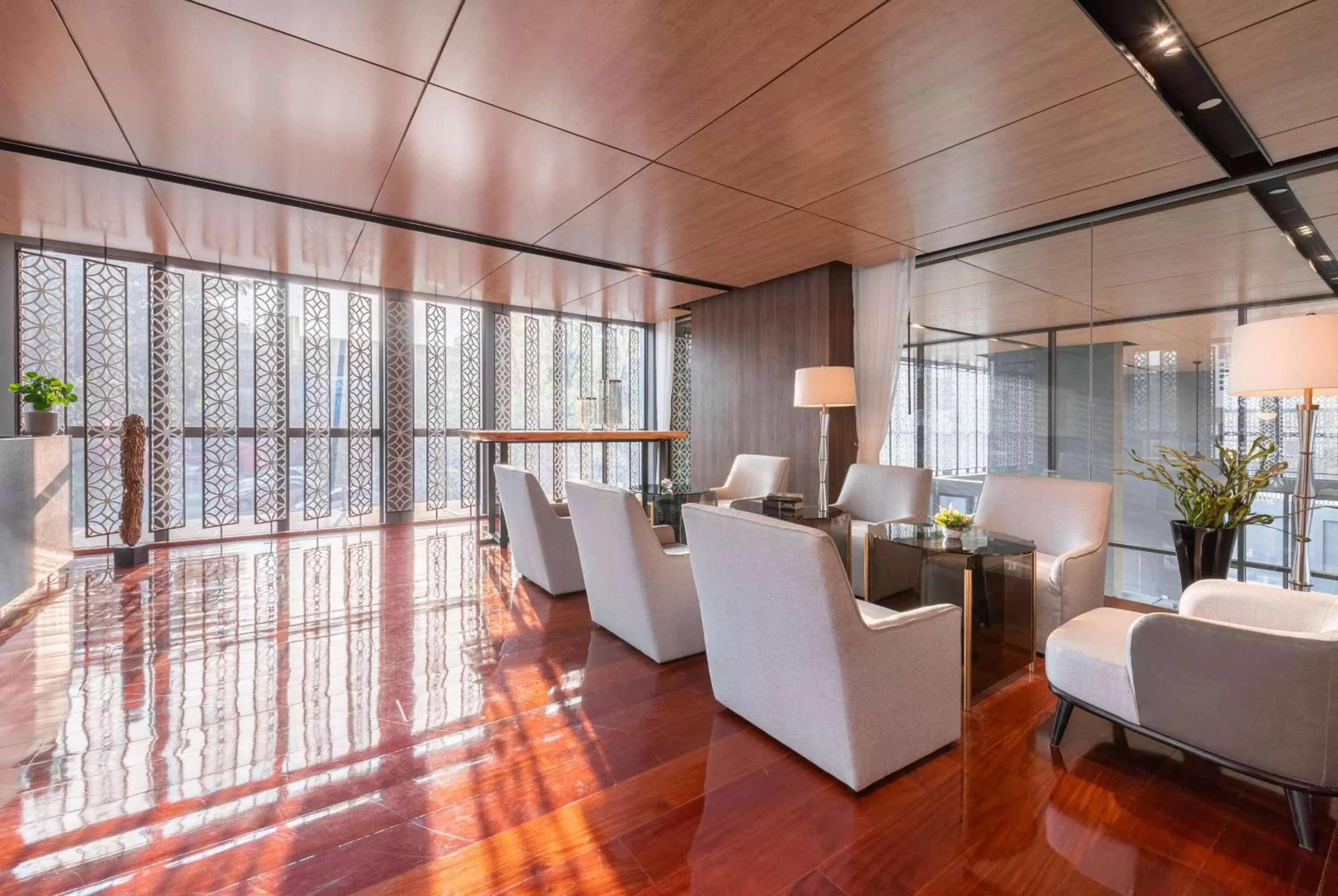 Lounge or bar in Ramada By Wyndham Bangkok Sukhumvit 87