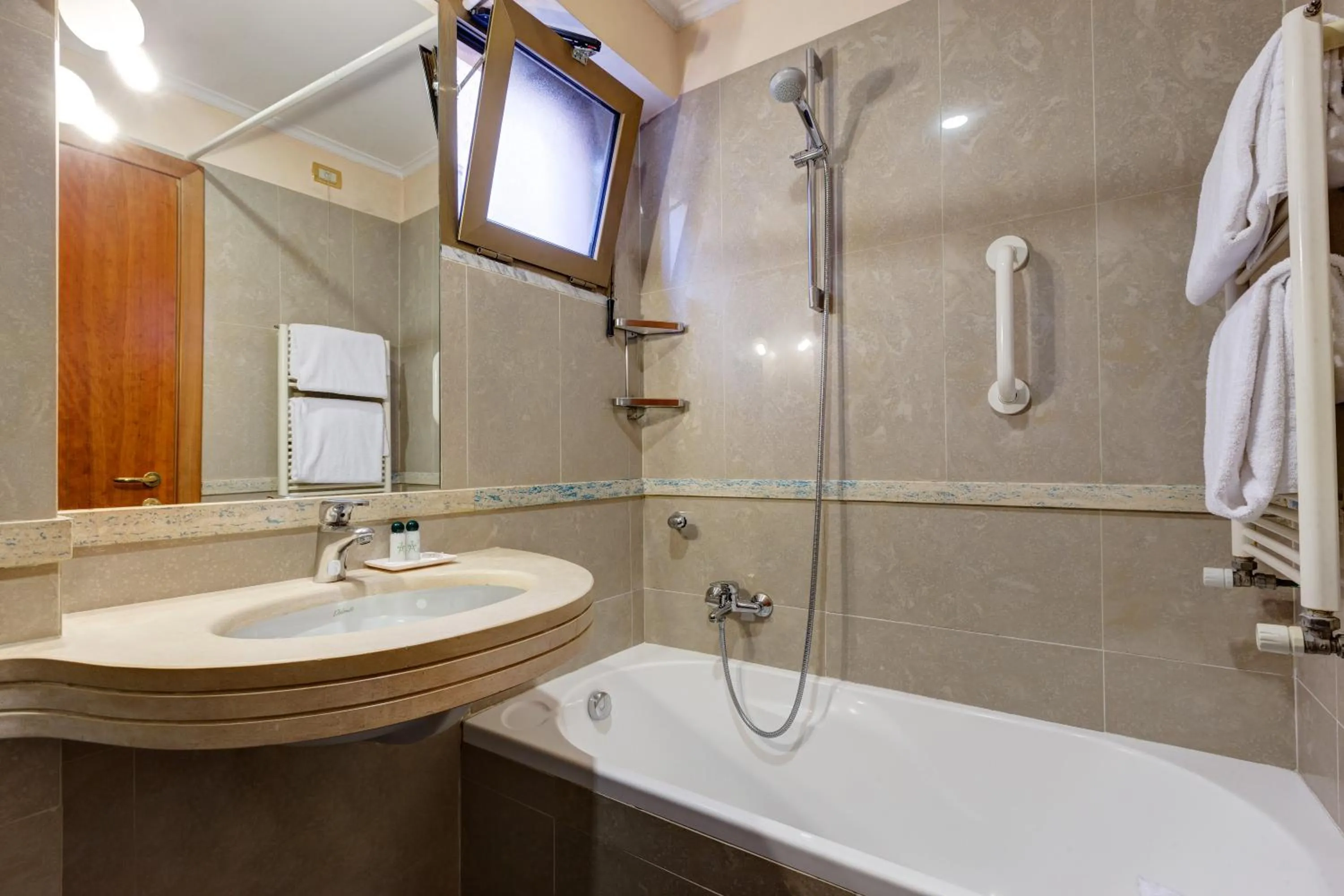 Bathroom in Hotel Amalfi