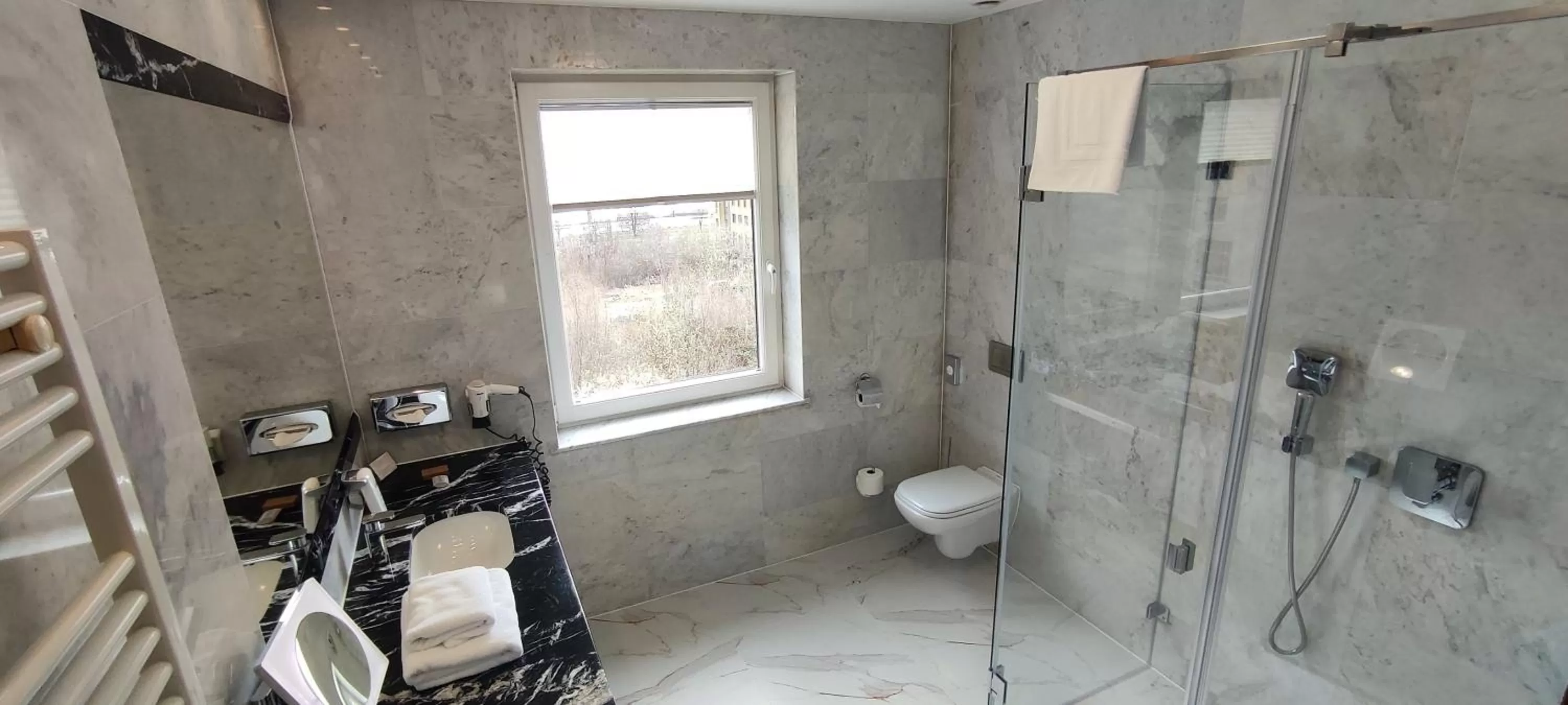 Shower in Hotel Zamek Centrum