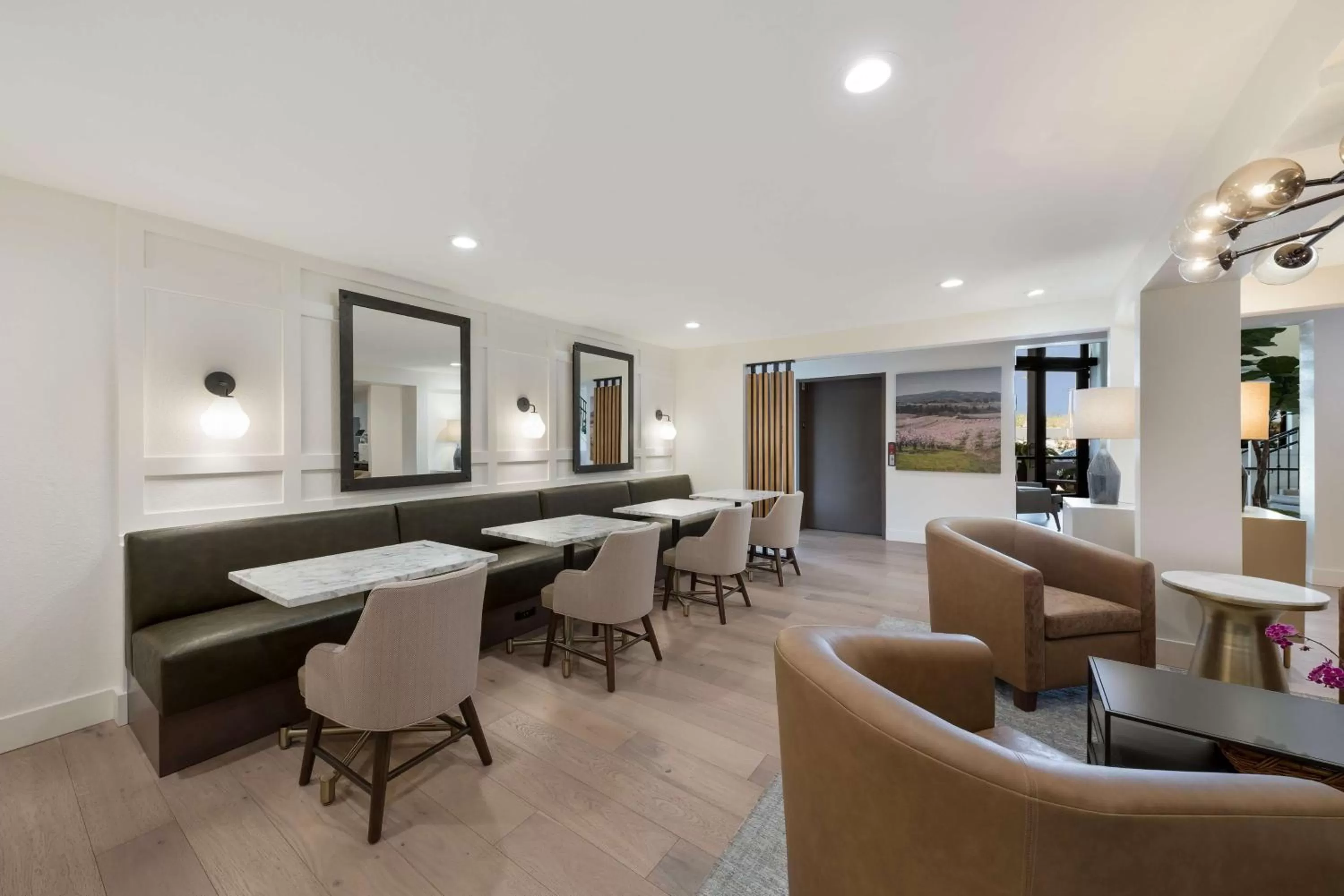 Breakfast in BEST WESTERN the Inn of Los Gatos