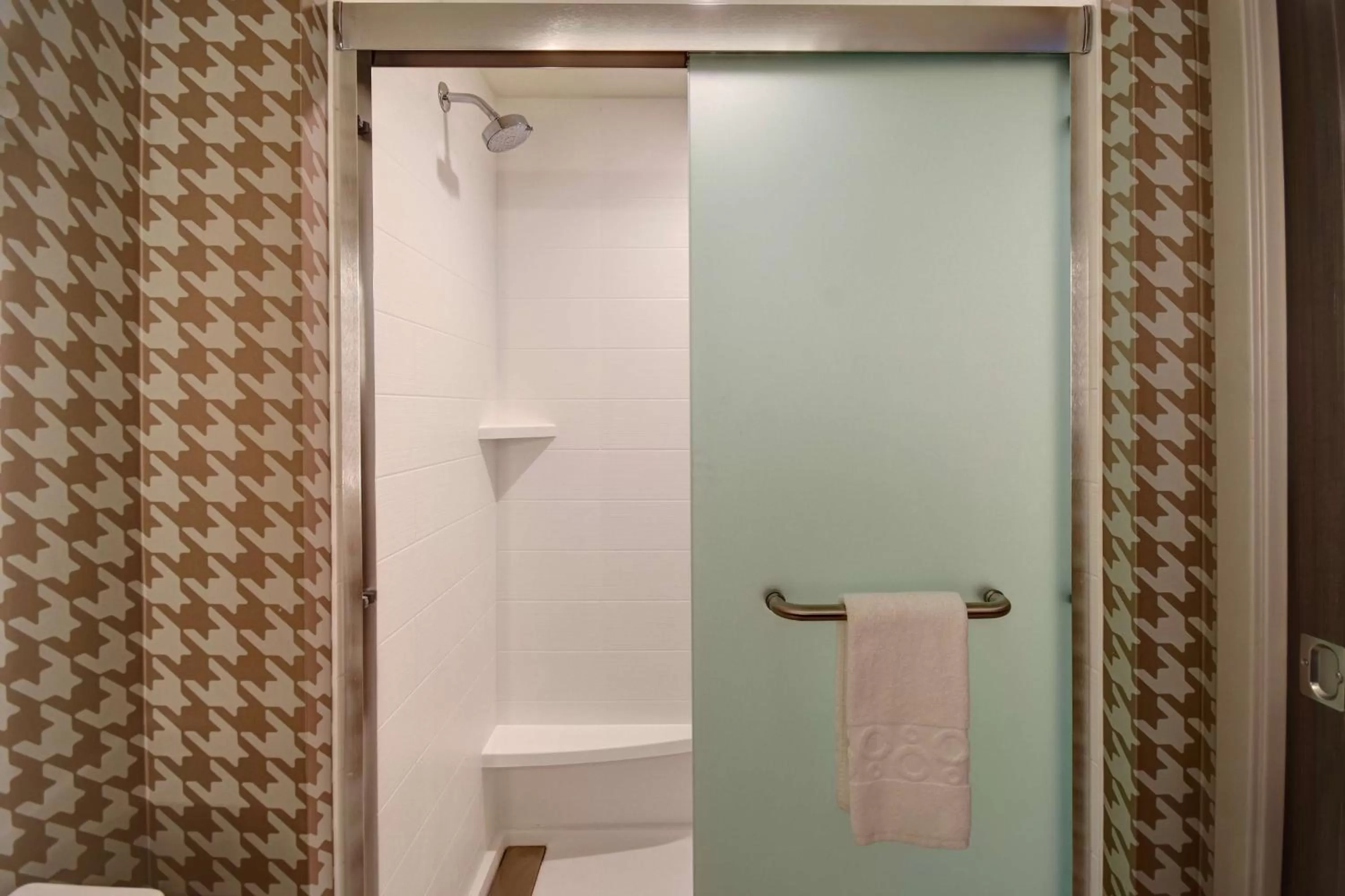 Bathroom in Home2 Suites by Hilton Troy