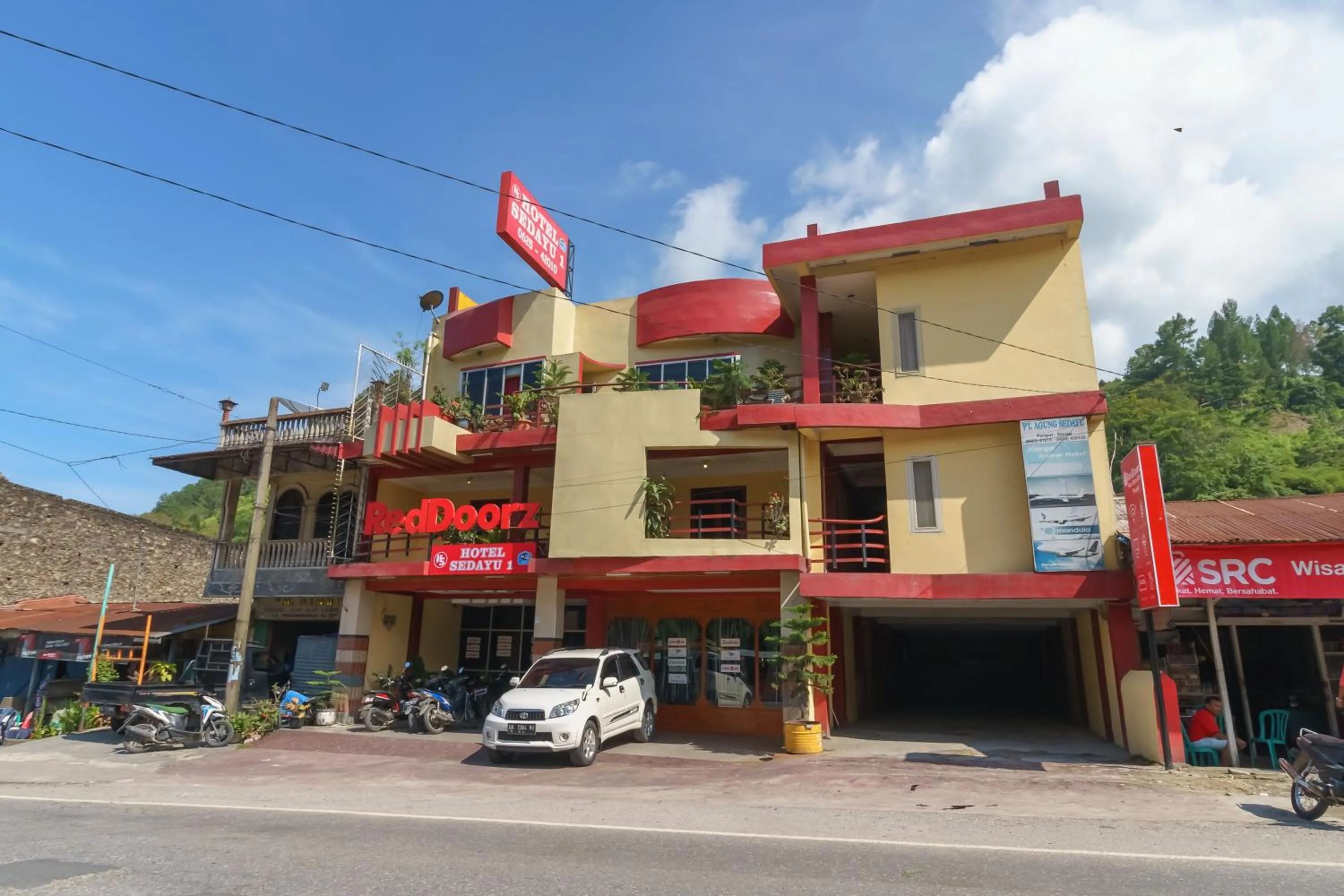 Property building in RedDoorz at Sedayu 1 Parapat
