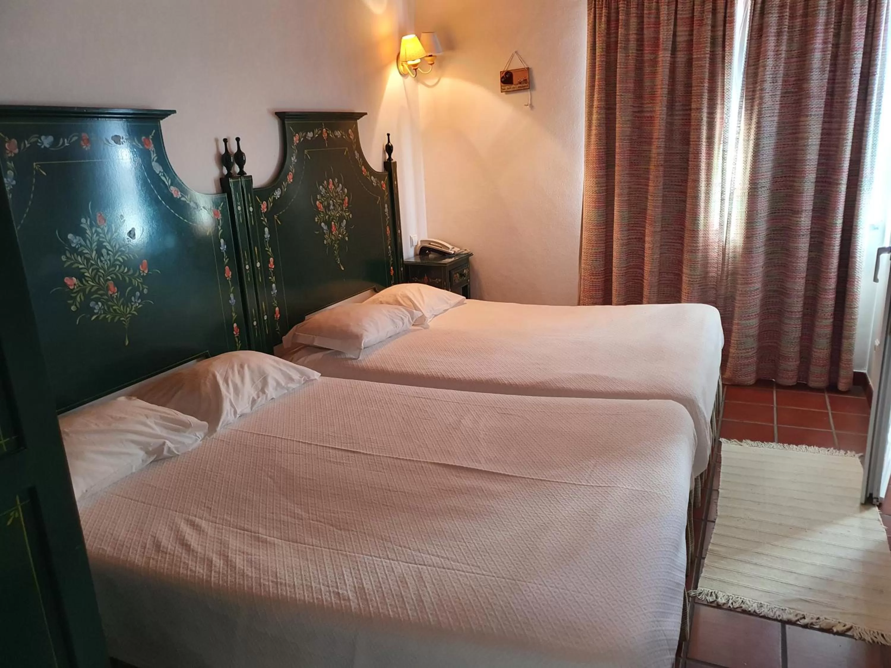 Bed in Hotel Mar e Sol VNMF by Umbral