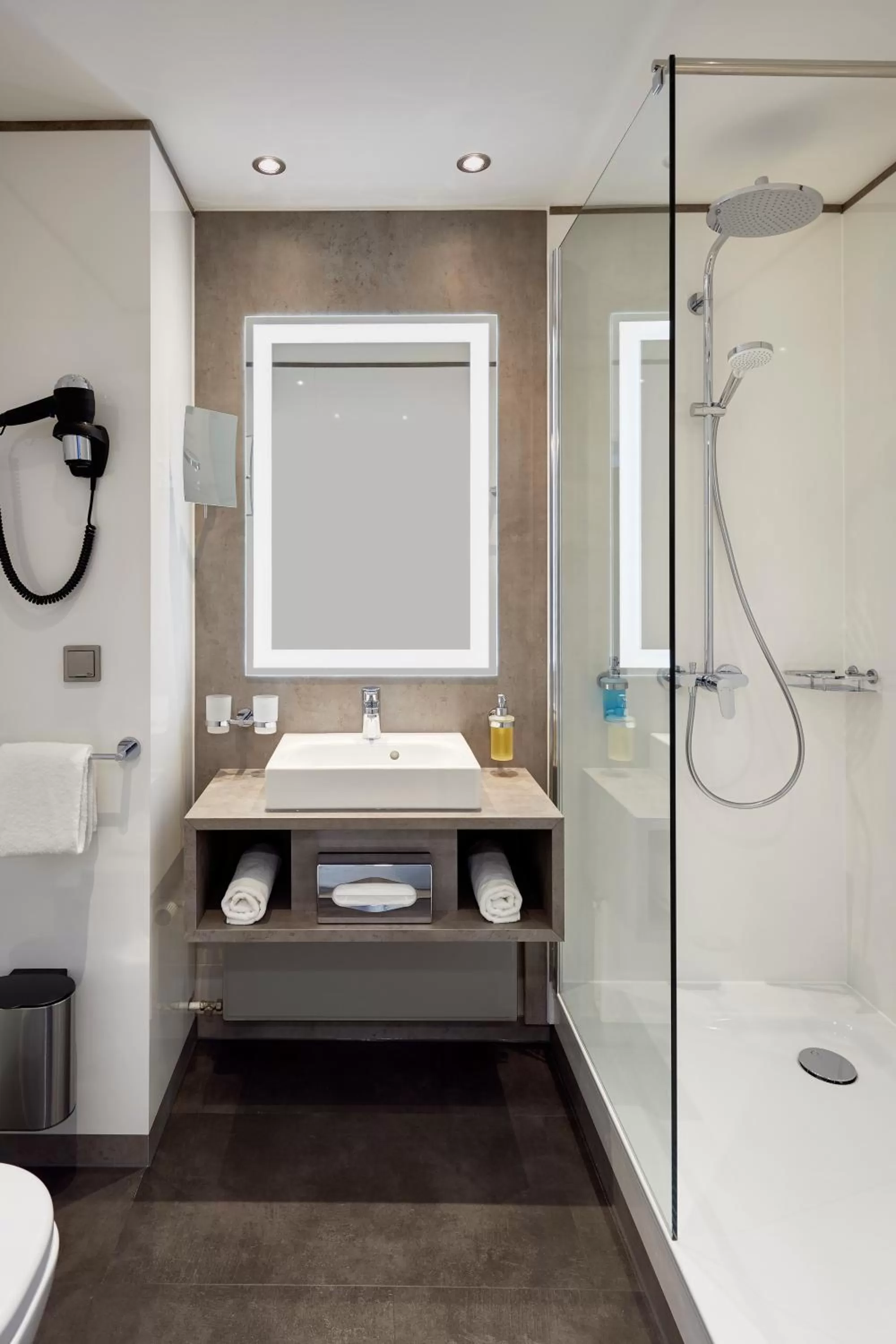 Bathroom in Lindner Hotel Dusseldorf Airport, part of JdV by Hyatt