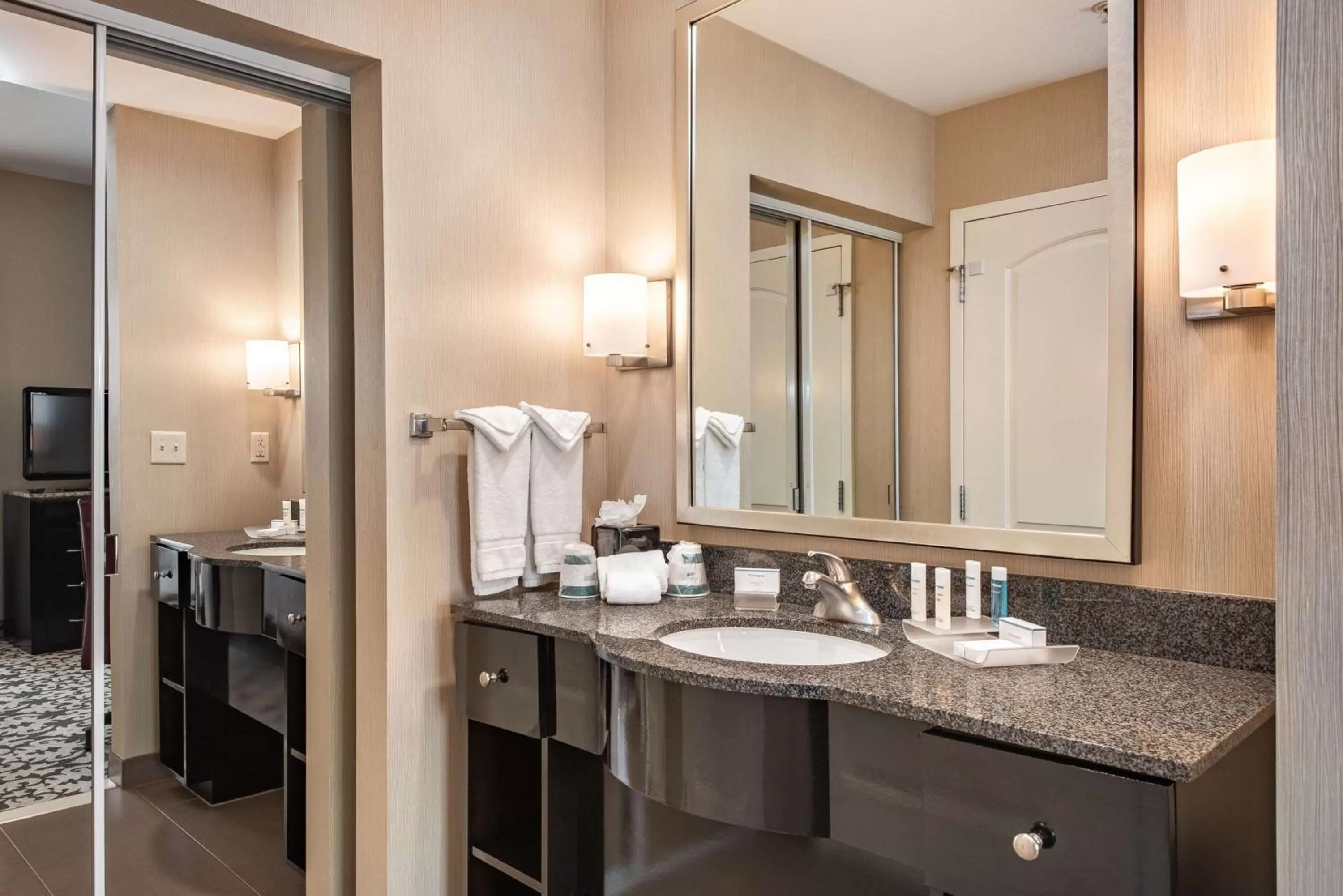 Bathroom in Homewood Suites by Hilton Oxnard/Camarillo