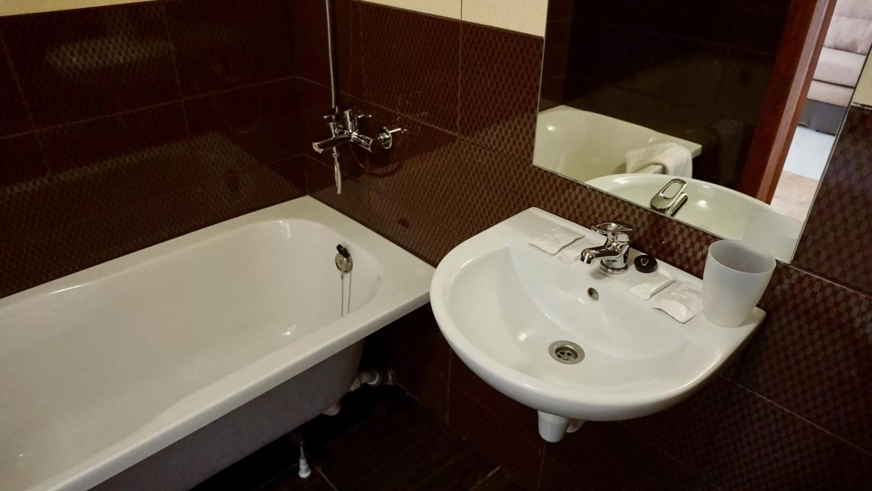 Bathroom in Zhuliany City Hotel