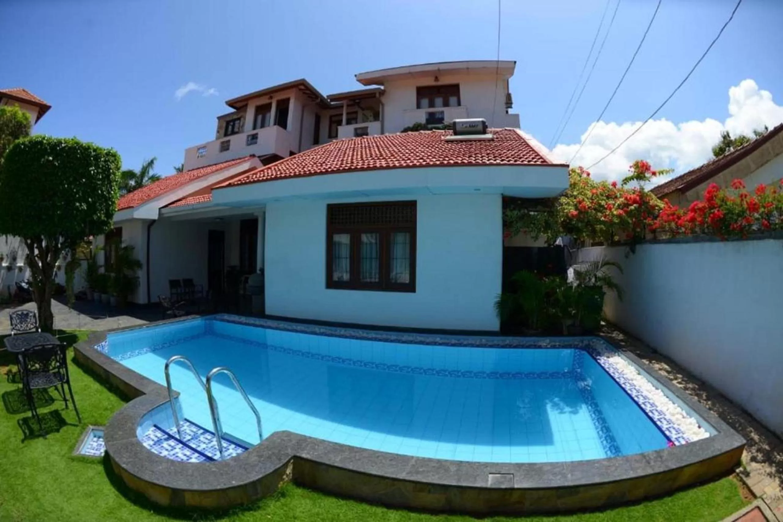 Property building in Suriya Arana