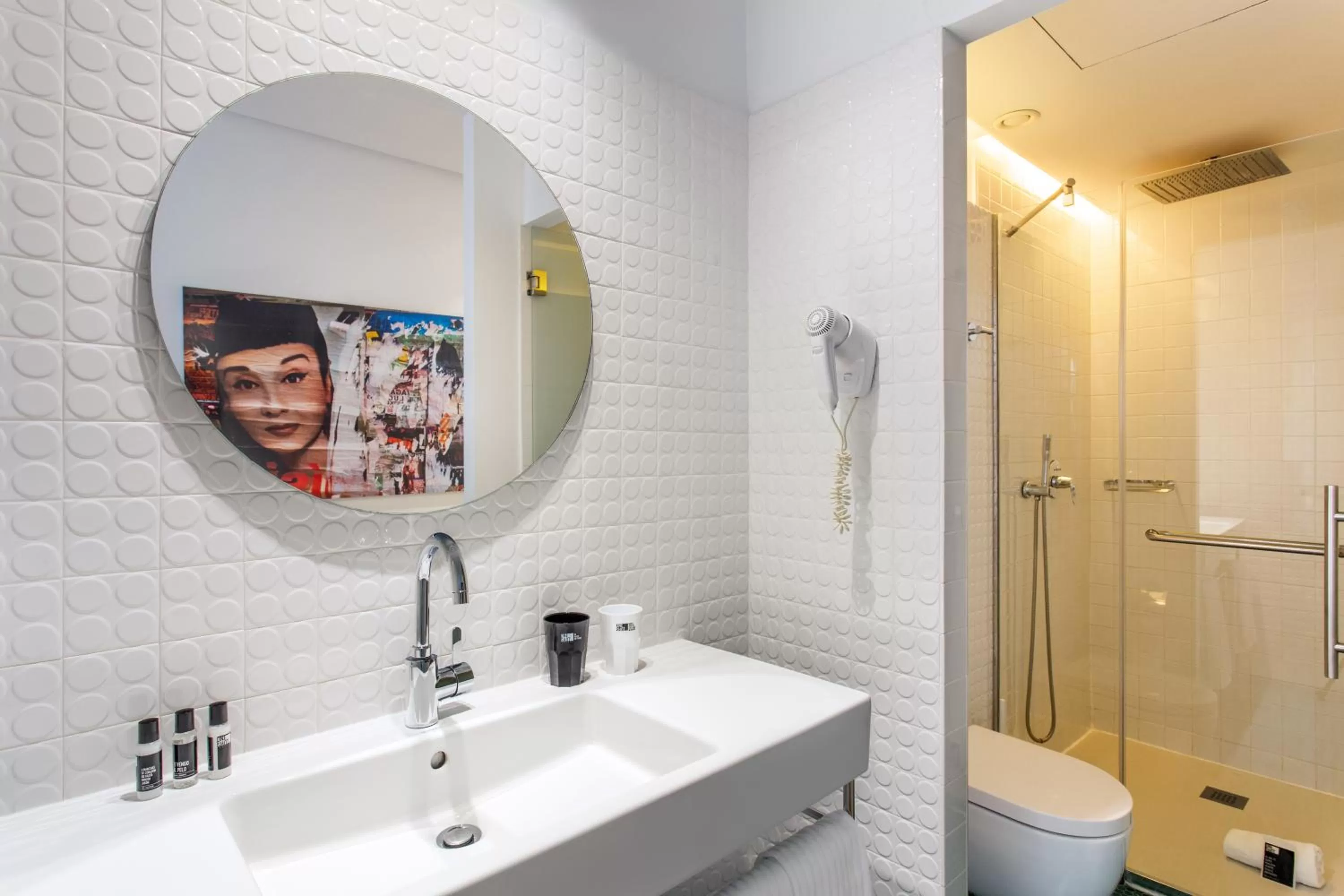 Shower in One Shot Prado