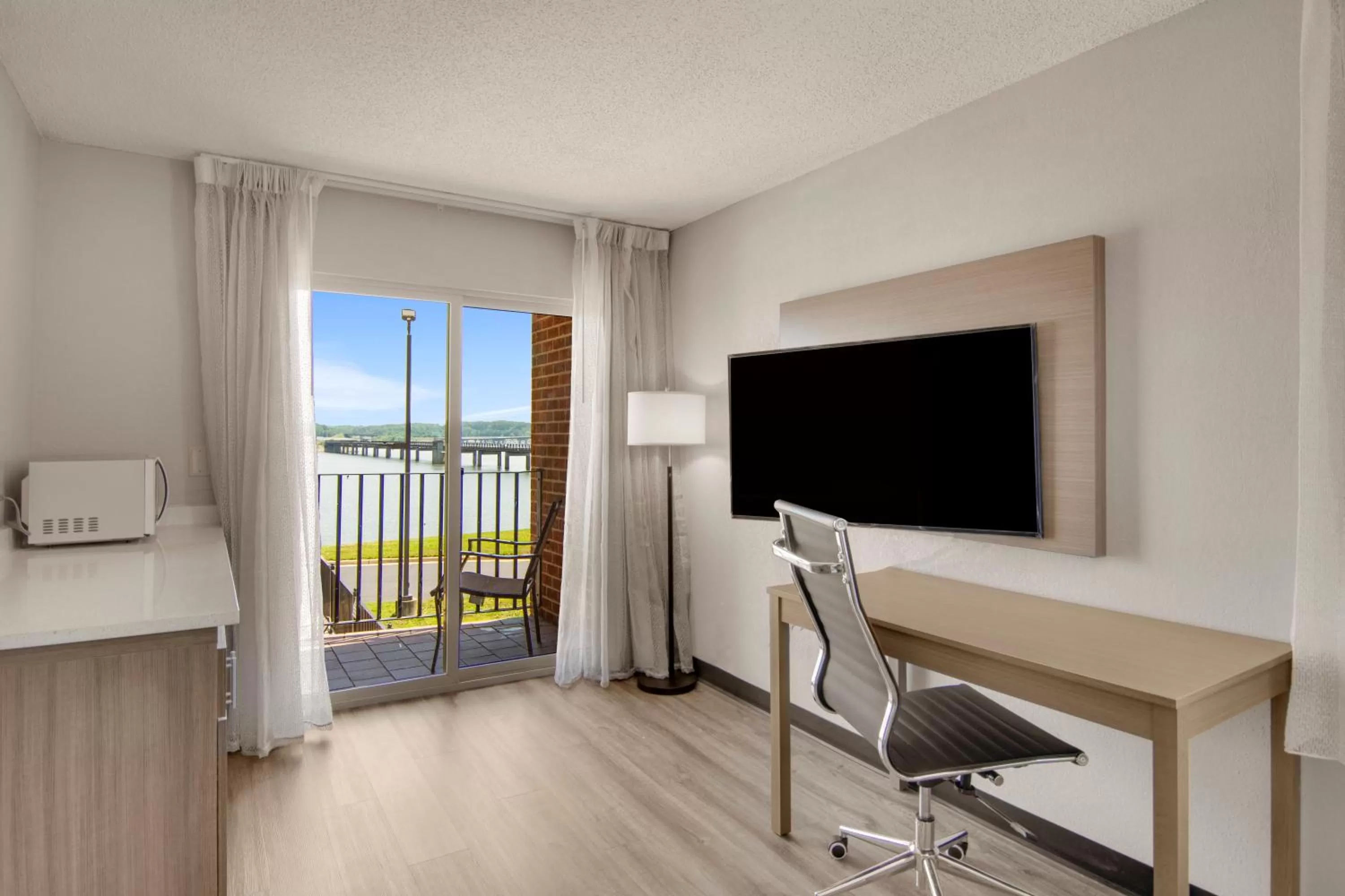 Balcony/Terrace in Clarion Pointe on the lake Clarksville-South Hill West