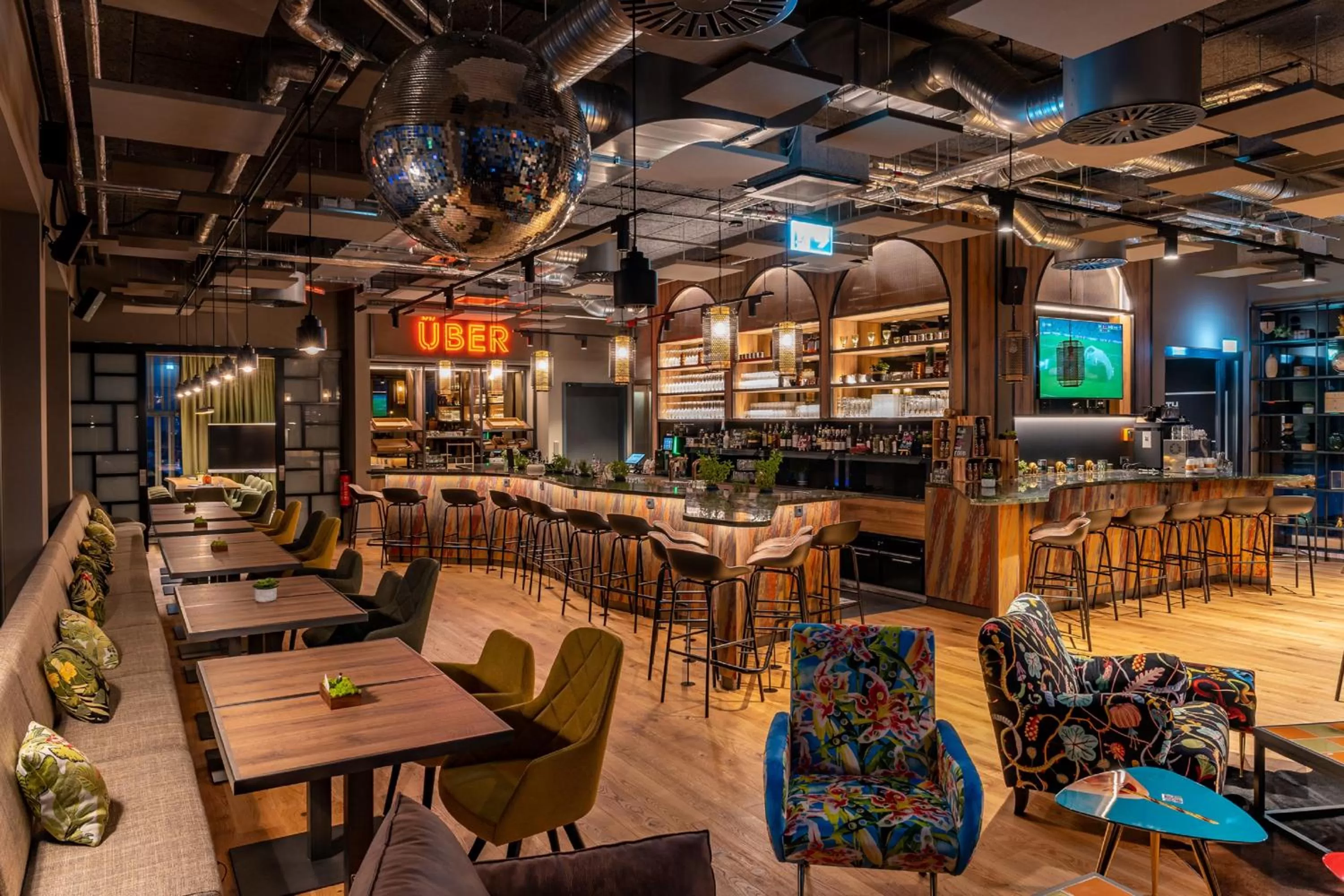 Restaurant/places to eat in Me and All Hotel Ulm, by Hyatt