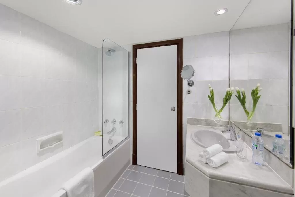 Bathroom in Admiral Plaza Hotel