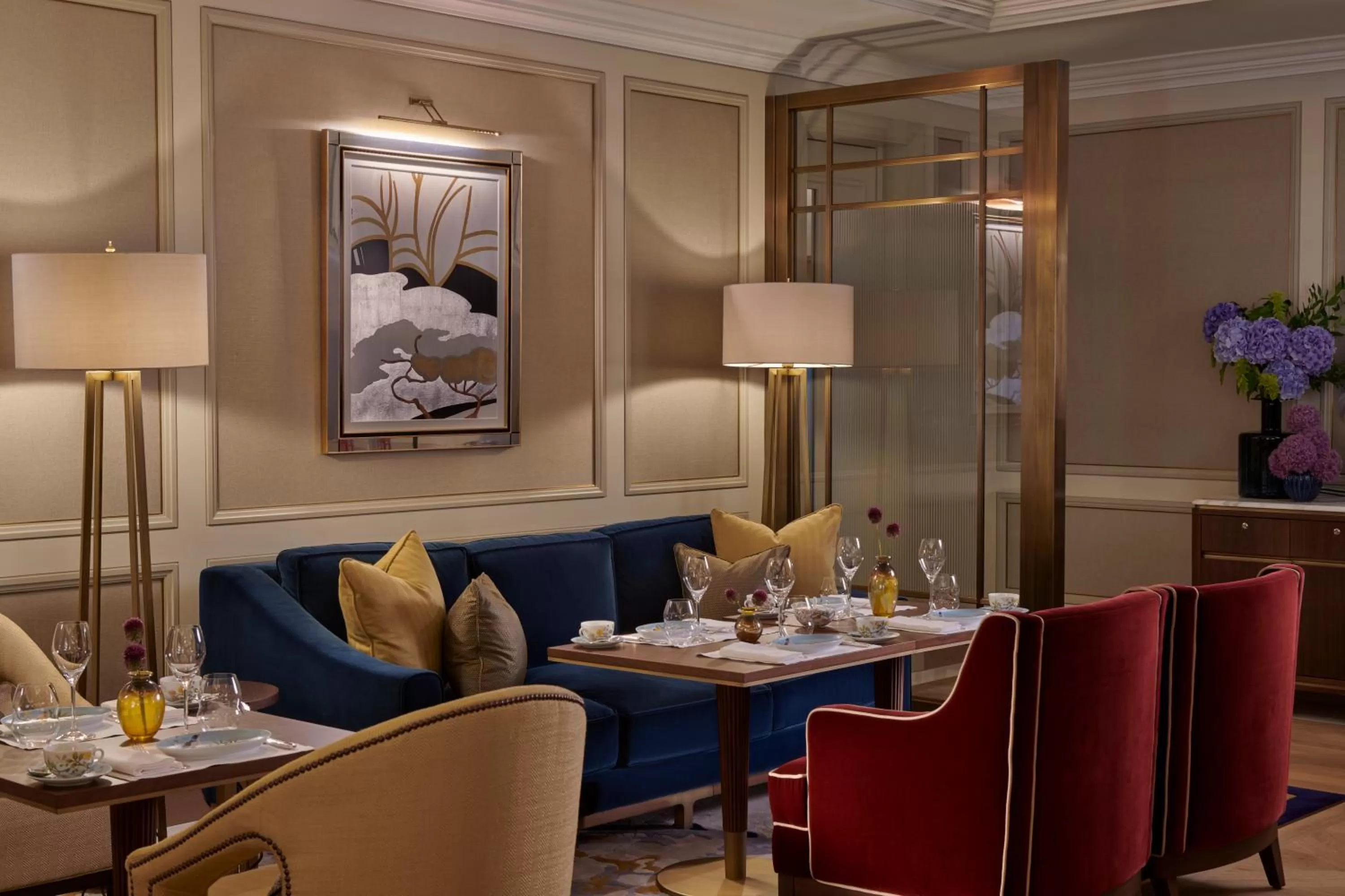 Restaurant/places to eat in Jumeirah Carlton Tower London