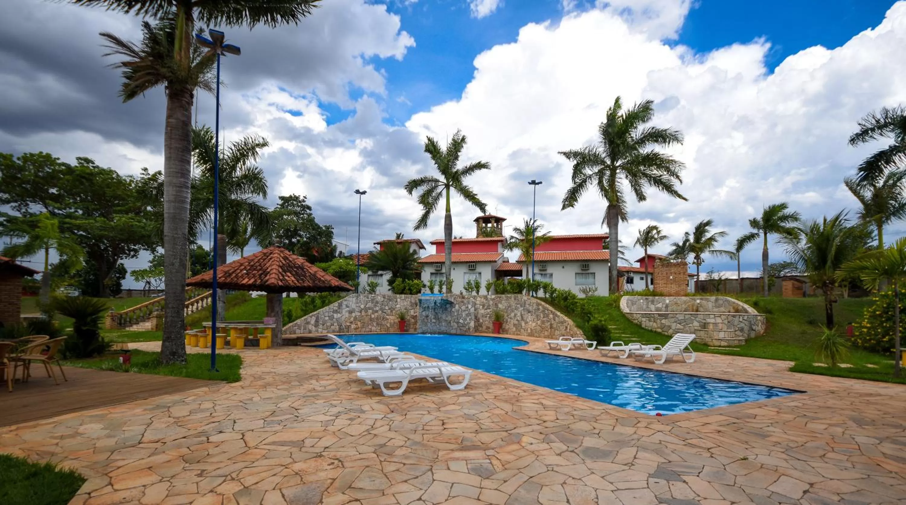Pool view in HOTEL ABAPORU