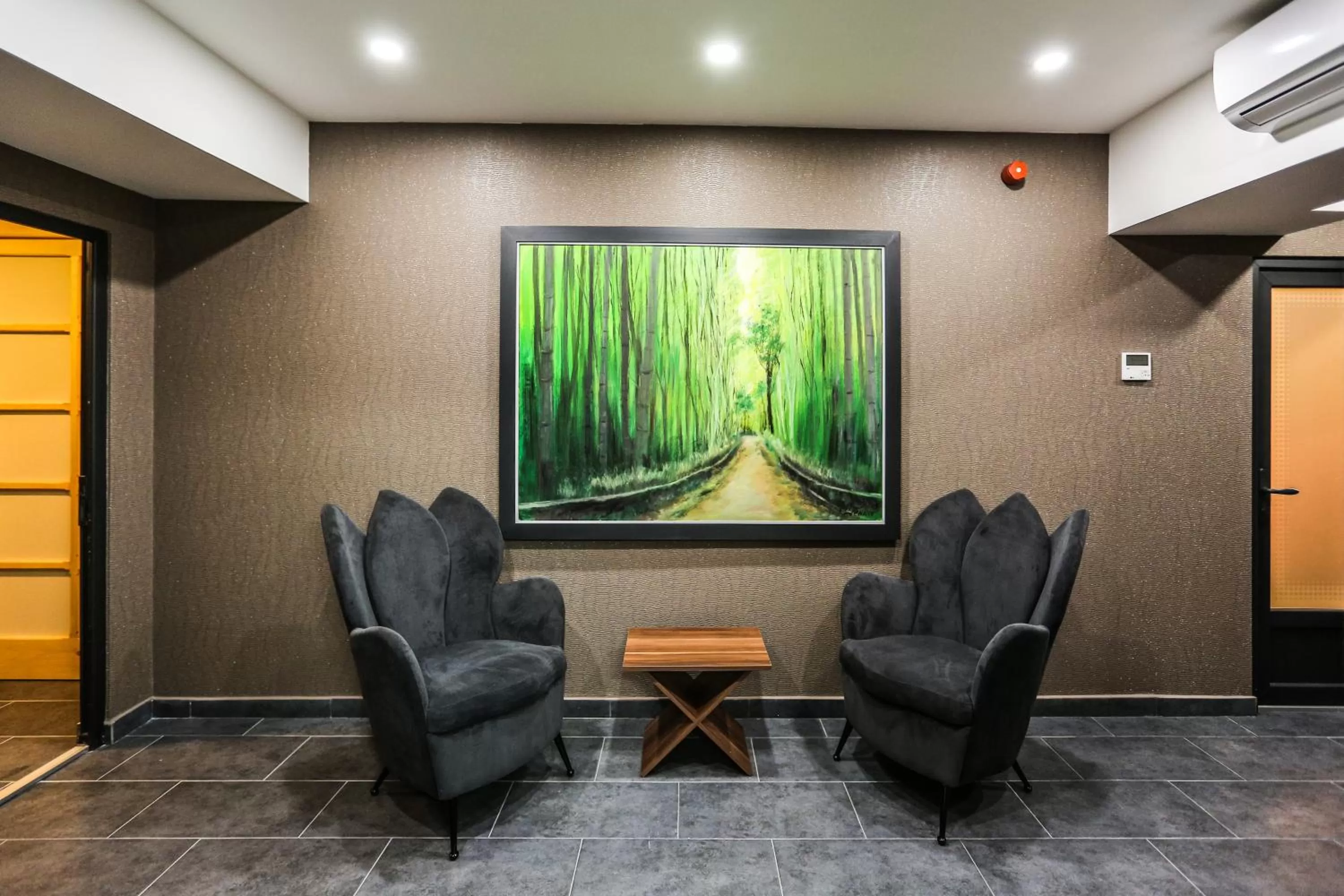 Area and facilities in Garni Hotel Zen free parking