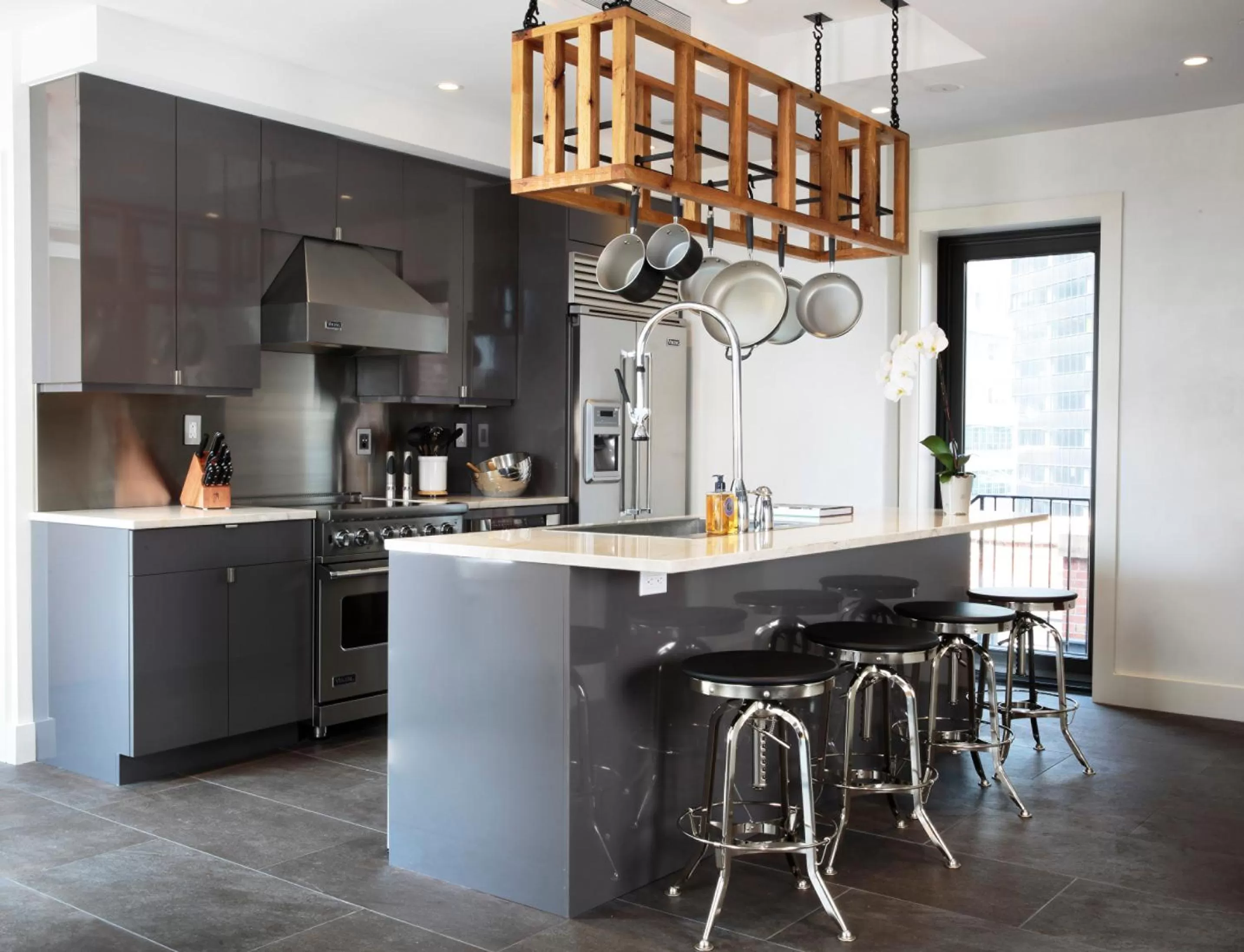 Kitchen or kitchenette in Tuscany by LuxUrban