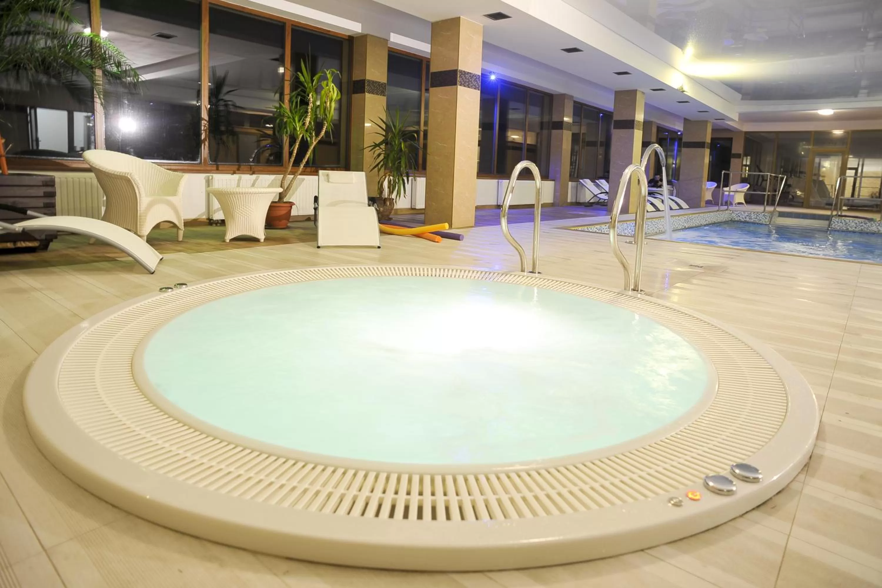 Hot Tub in Hotel Mir-Jan SPA