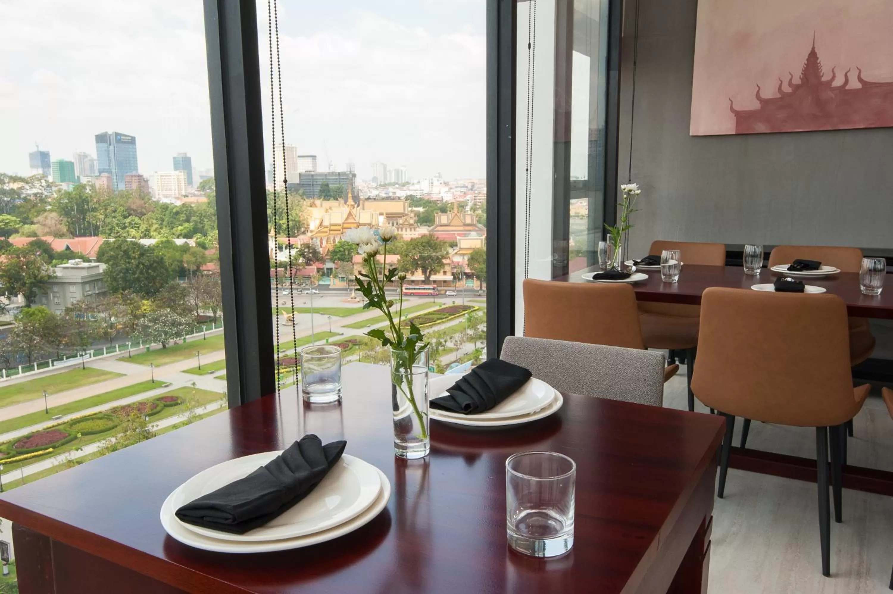 Restaurant/places to eat in GLOW PARK HOTEL Grand Royal Palace