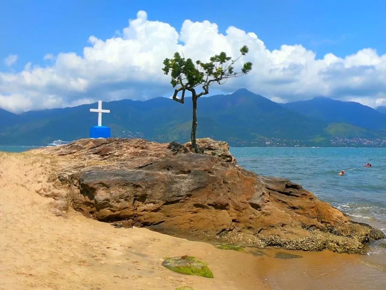 Pousada e SPA Shiva São Sebastião 200mts da praia
