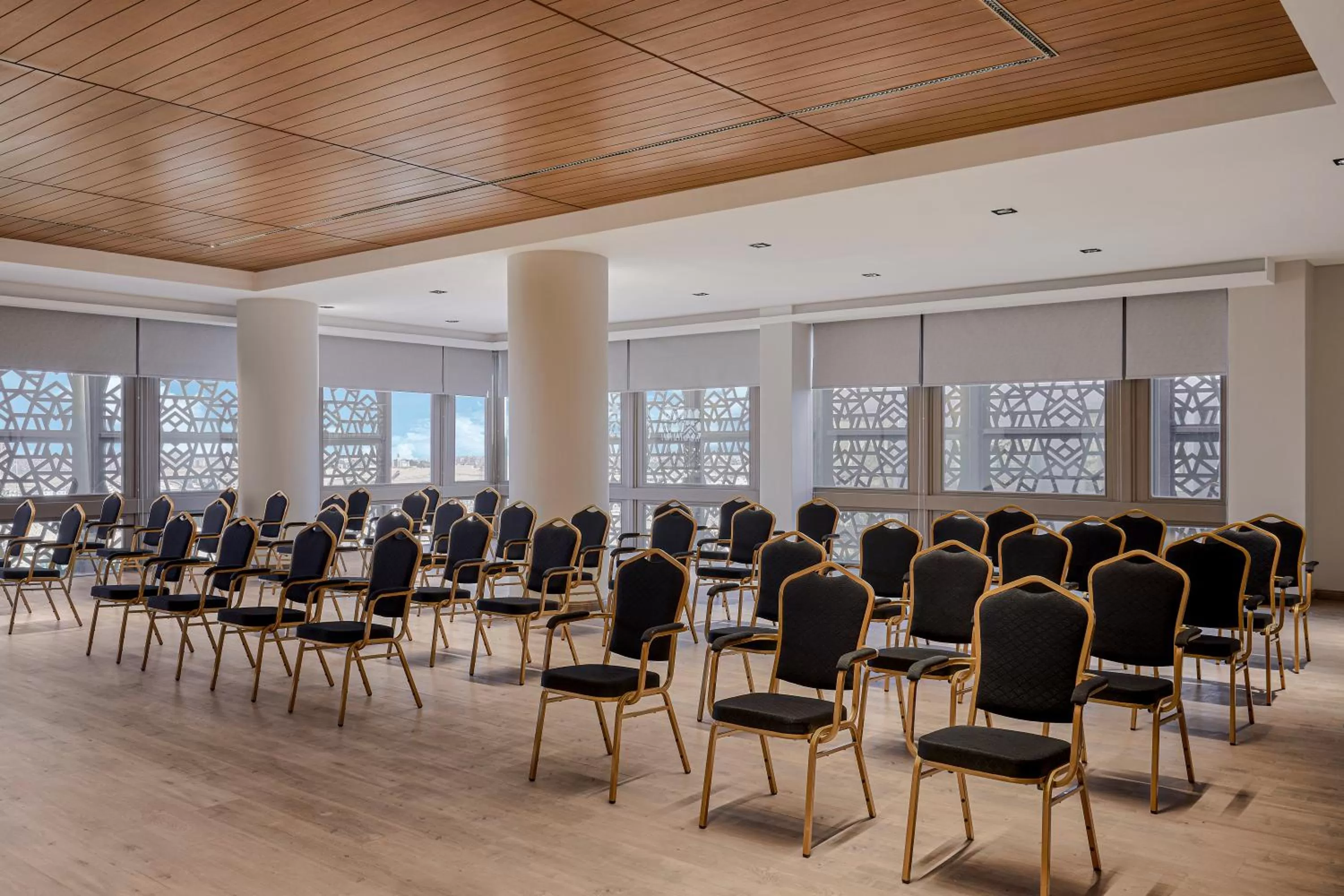 Business facilities in Hyatt Regency Cairo West