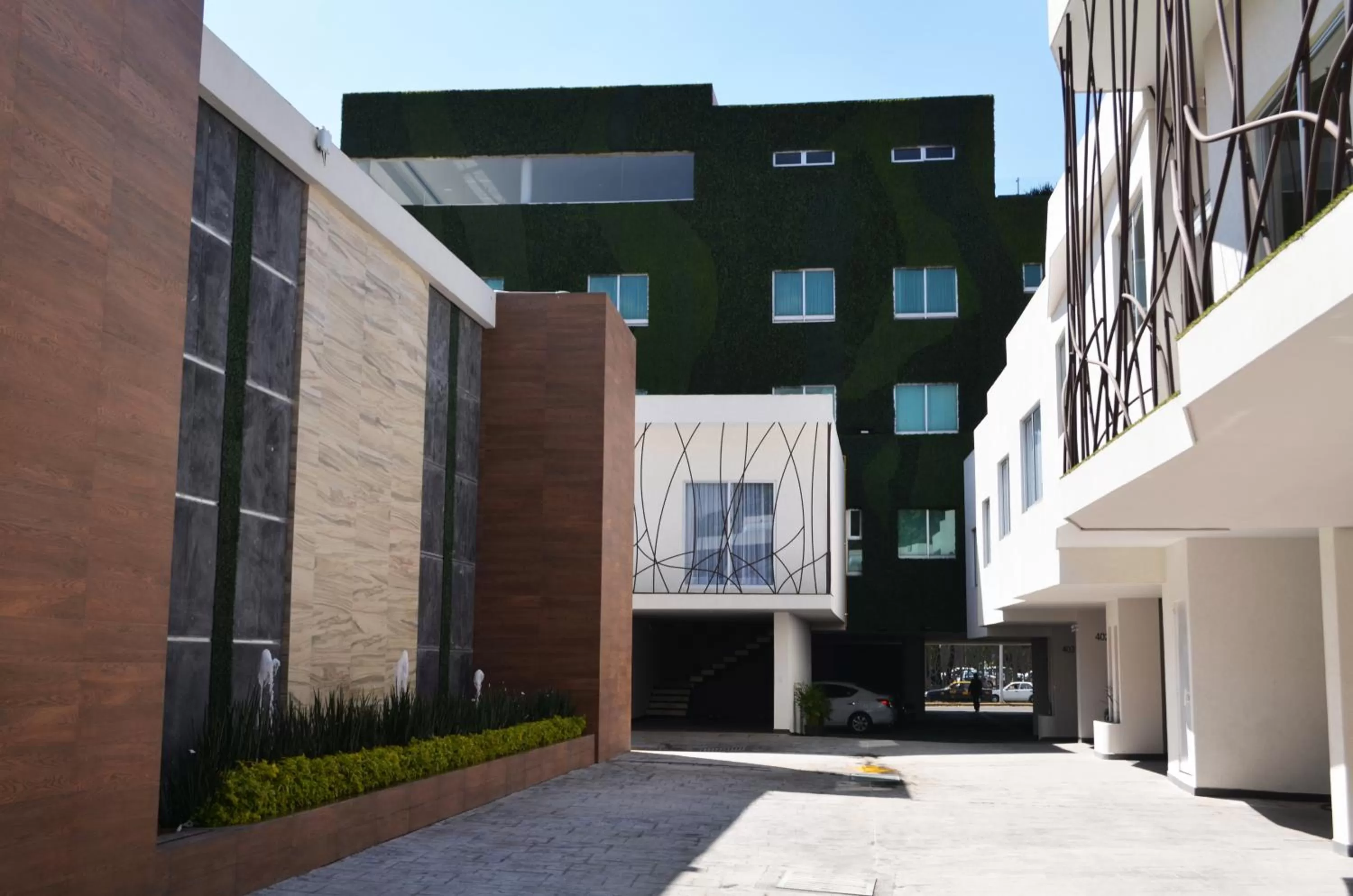 Property building in Hotel 5 de Mayo