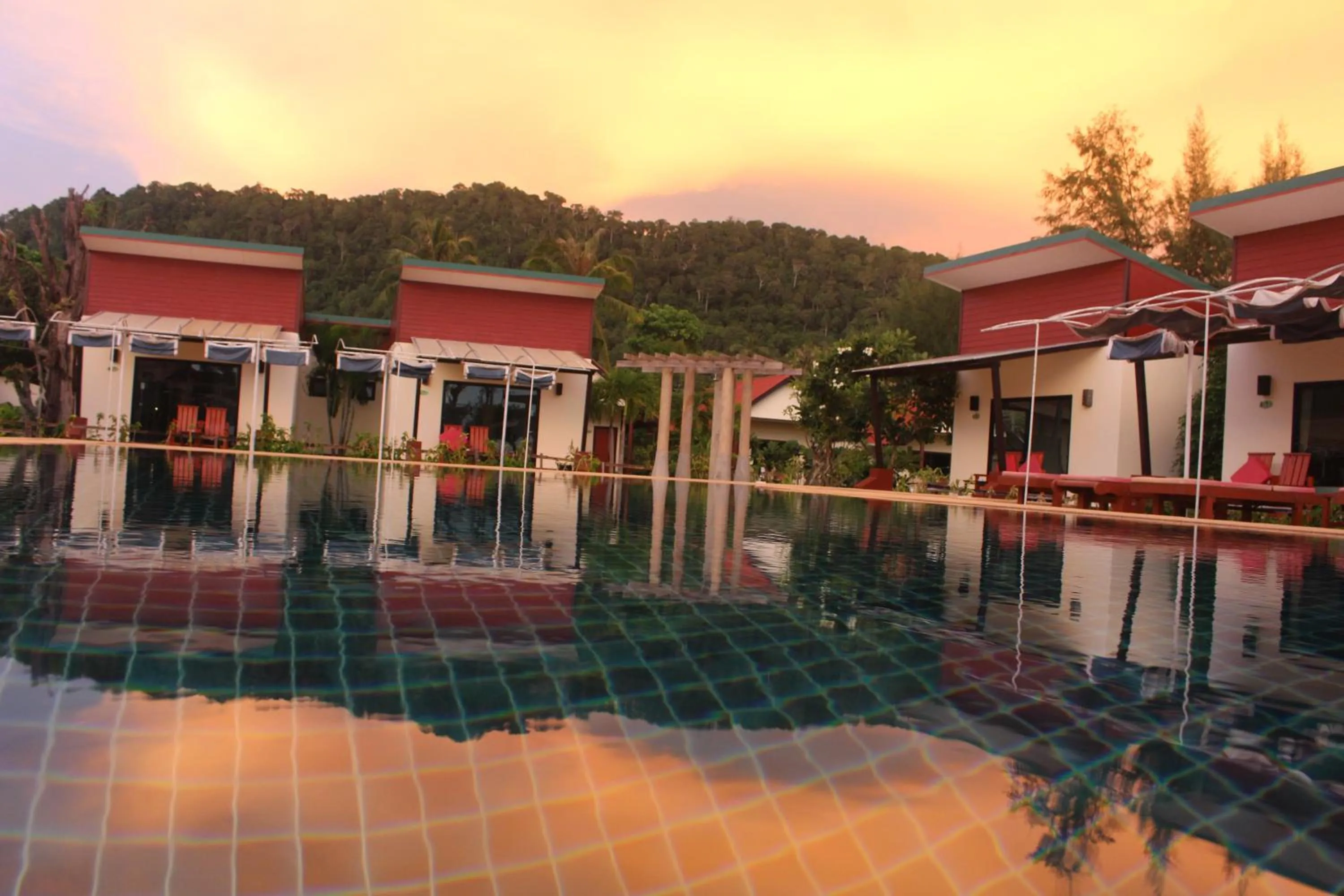 Deluxe Bungalow with Pool View in Golden Bay Cottage - SHA Extra Plus