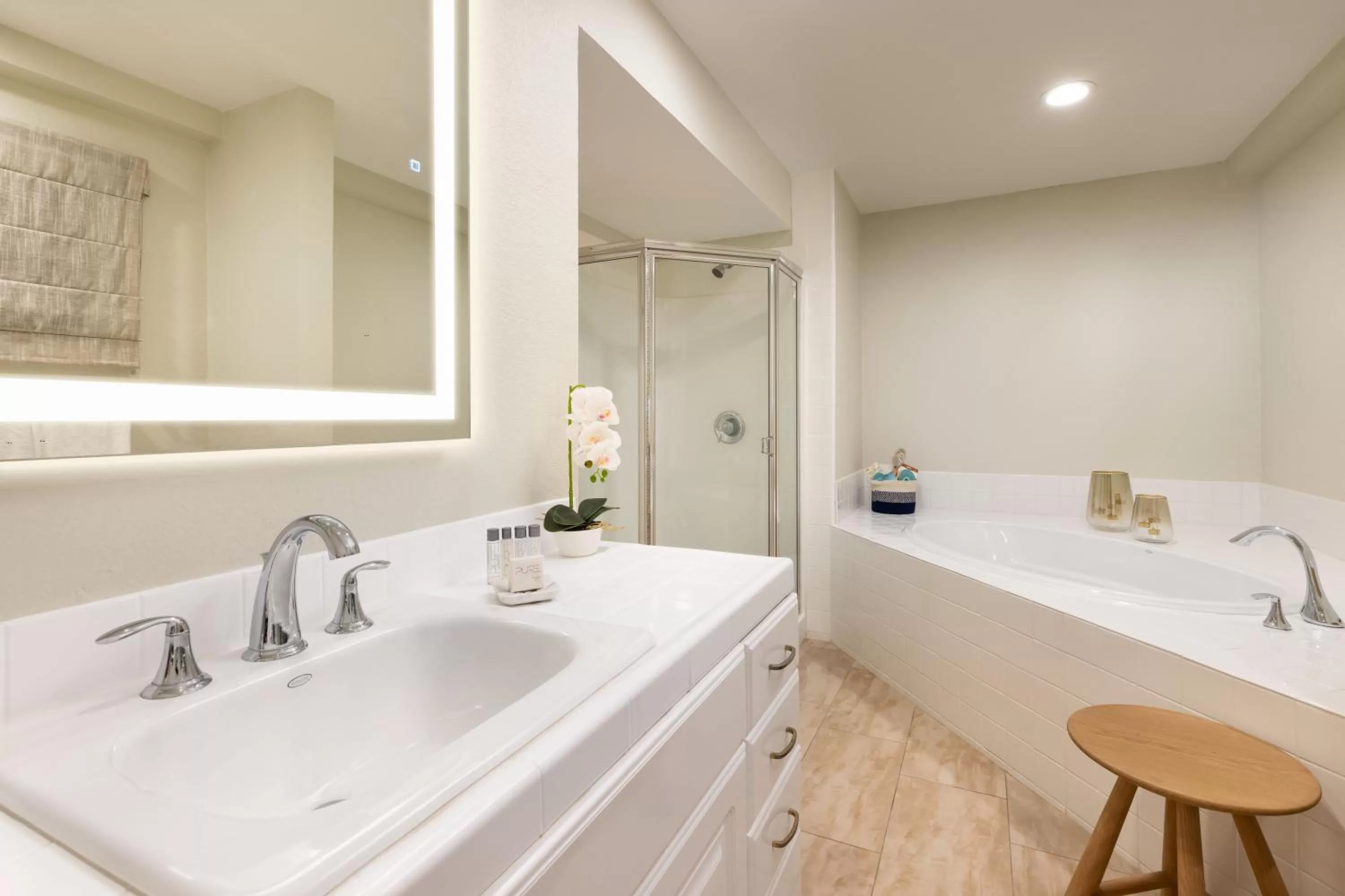 Bathroom in Pacific Edge Hotel on Laguna Beach