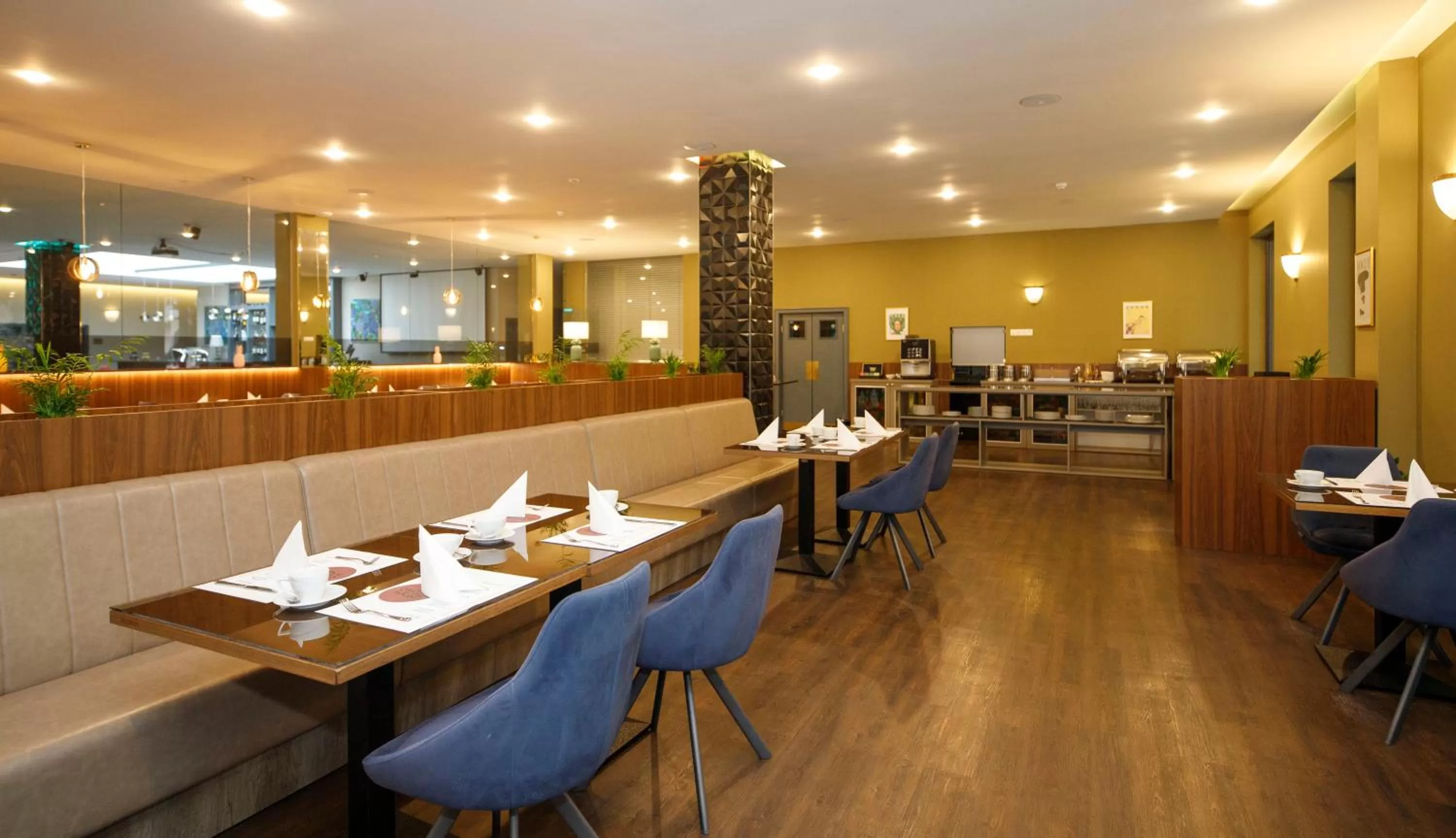 Restaurant/places to eat in Parkhotel Carlsbad Inn