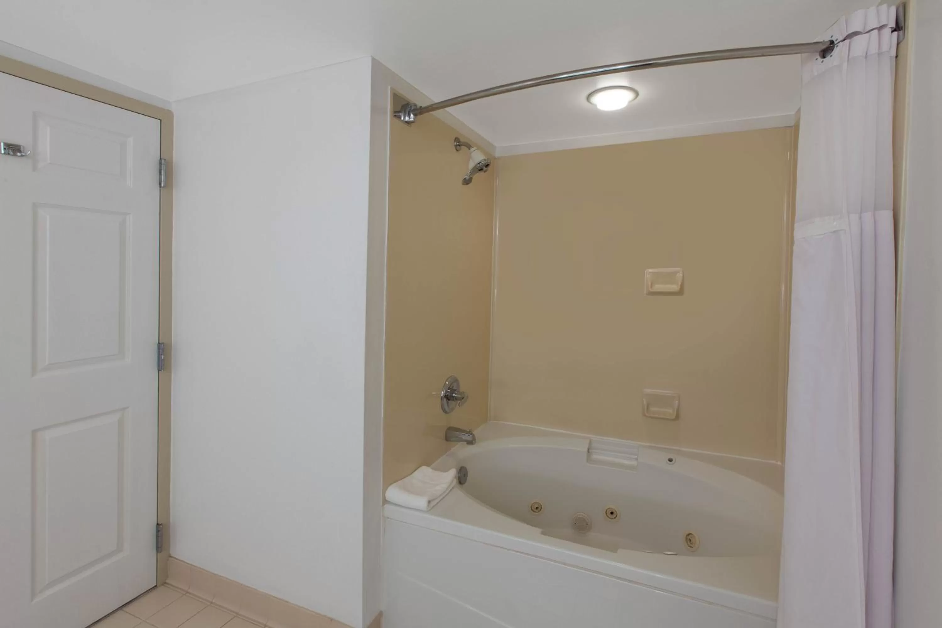 Shower in Wingate by Wyndham Oklahoma City Airport