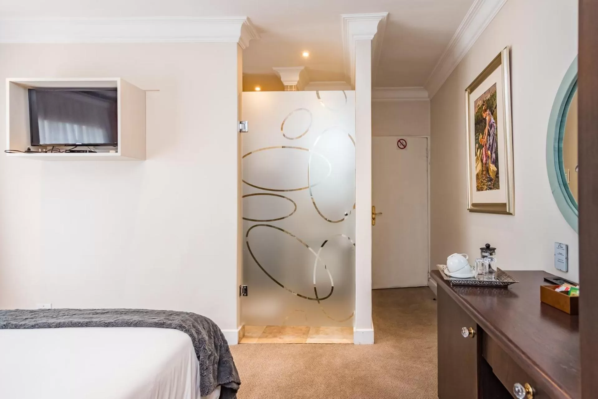 Bathroom, Bed in Clico Boutique Hotel