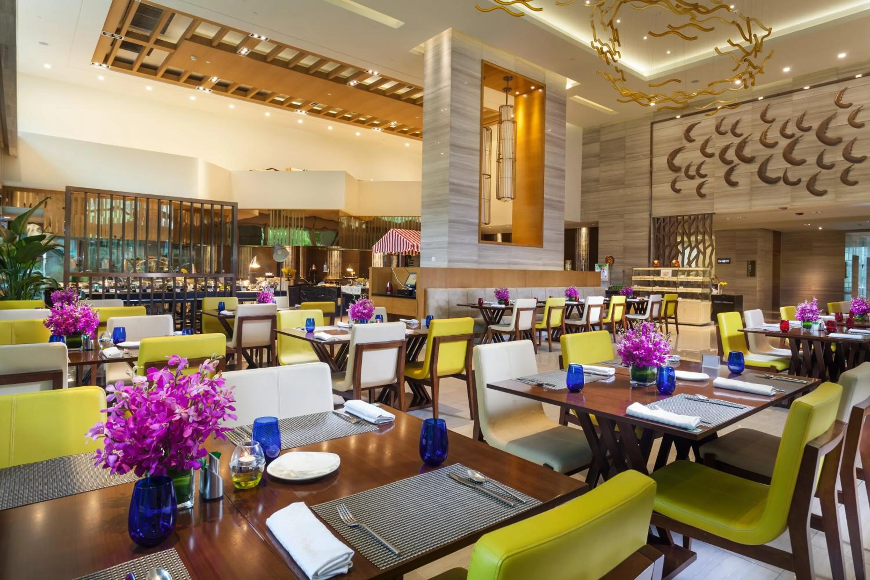 Restaurant/places to eat in Junluxe Hotel Guangzhou Science City-Free Shuttle Bus Service to Guangzhou Canton Fair