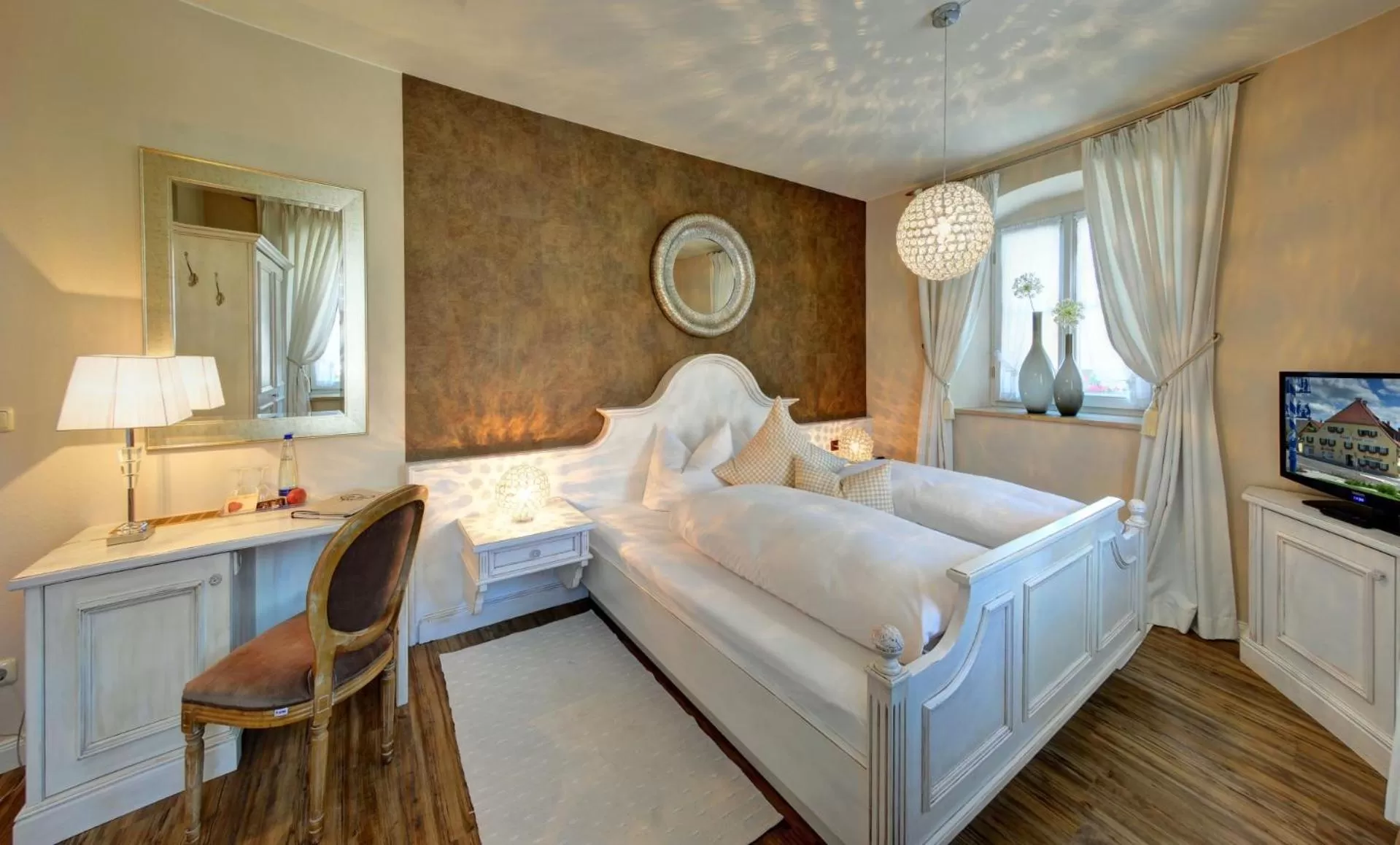 Photo of the whole room, Bed in Boutique Hotel POST ANDECHS