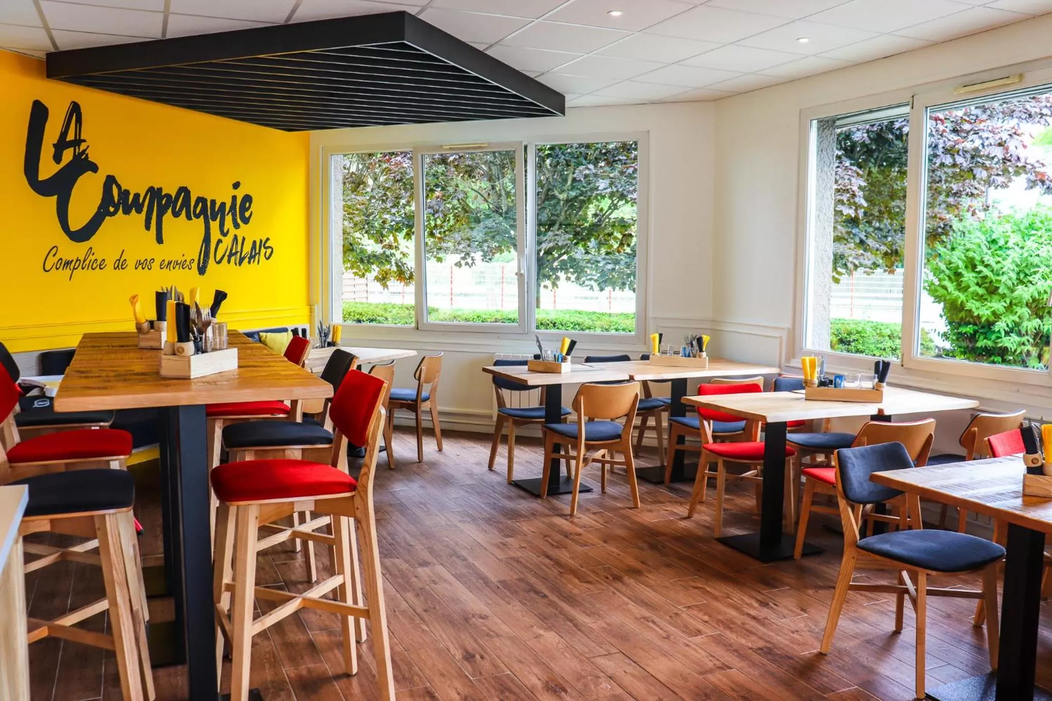 Restaurant/places to eat in ibis Calais Car Ferry