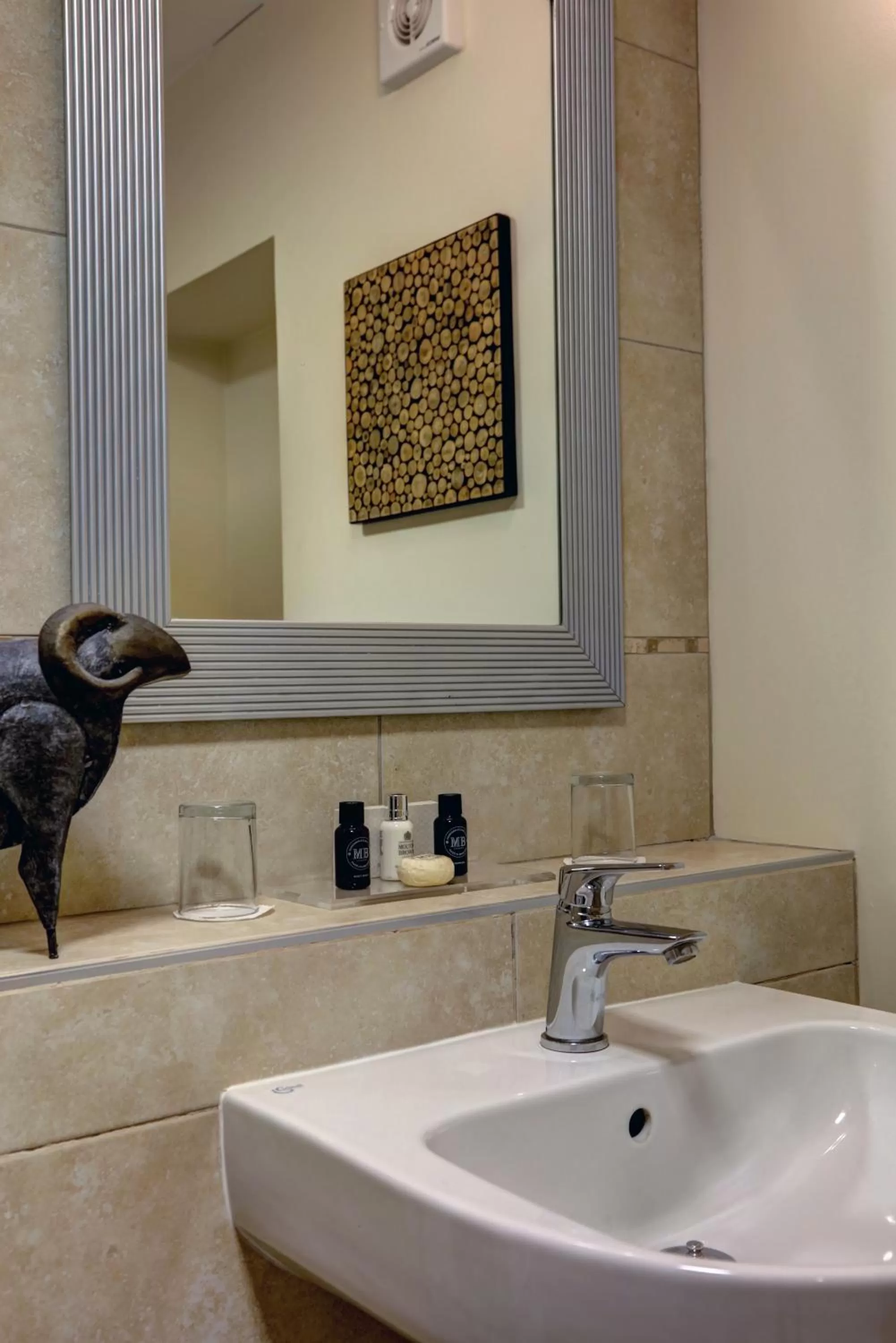 Bathroom in Three Ways House Hotel