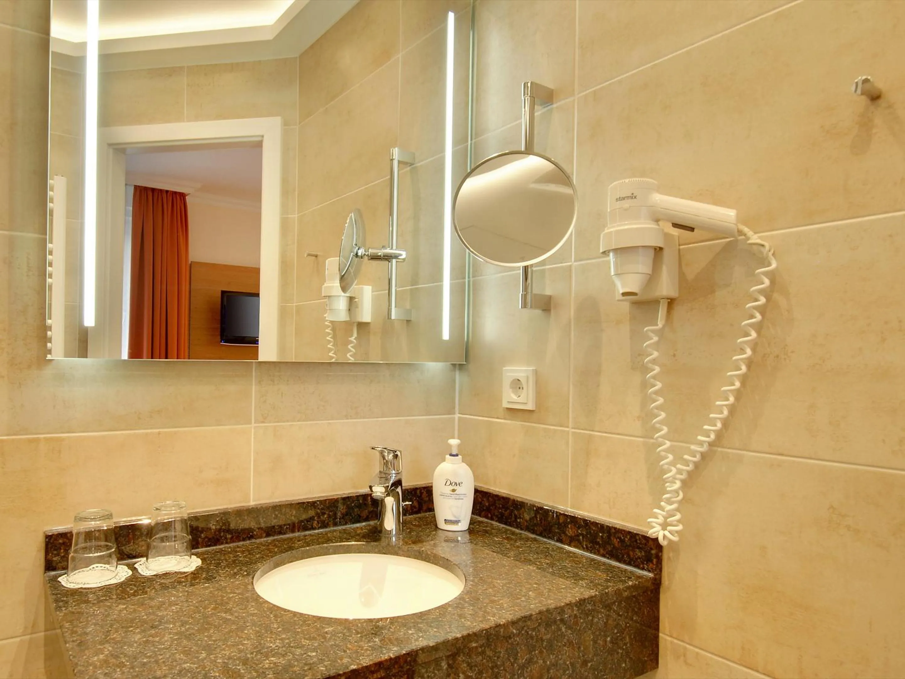 Bathroom in Hotel Kriemhild am Hirschgarten