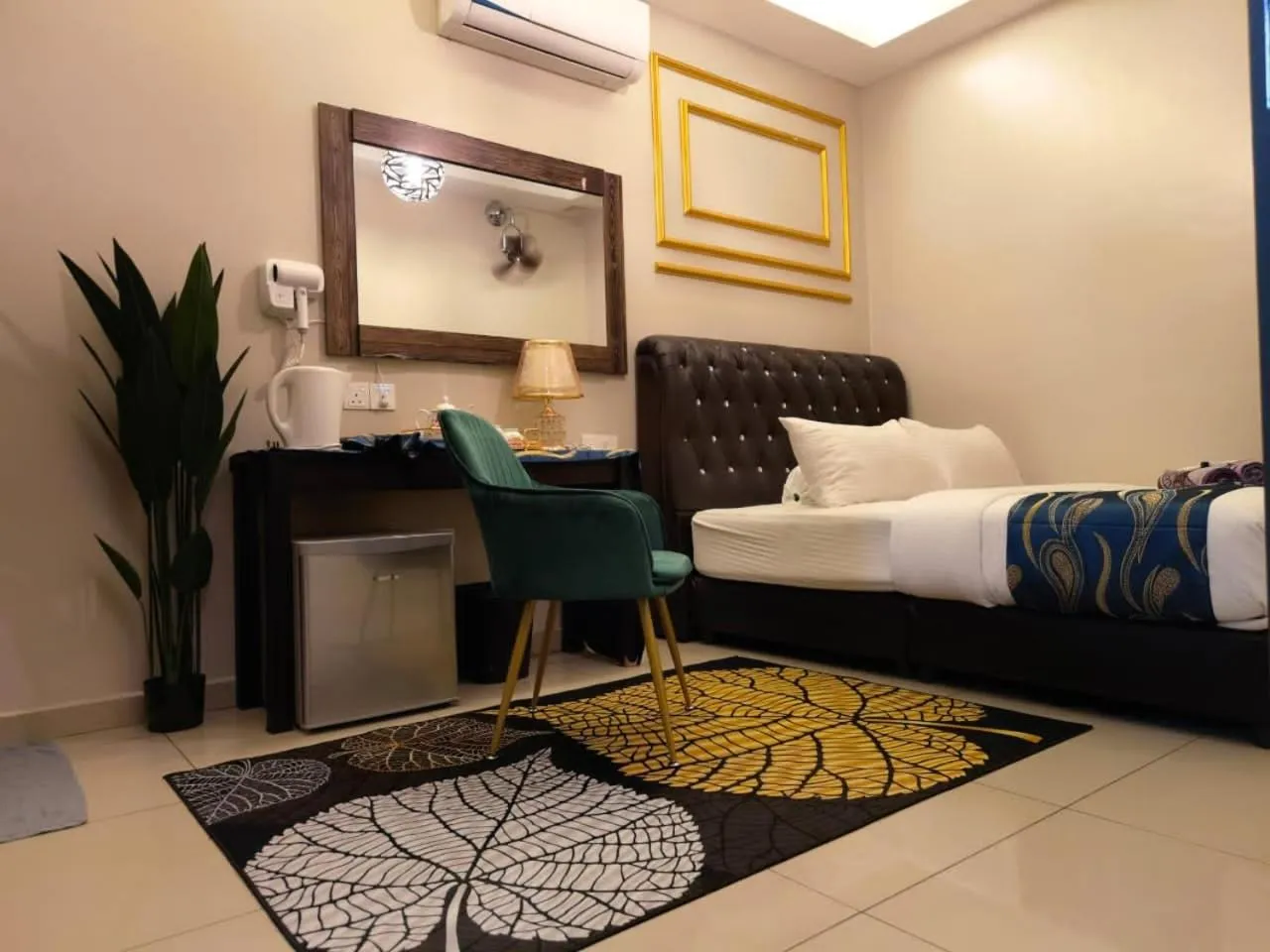 Bed in Ghazrin's Classic Hotel JB