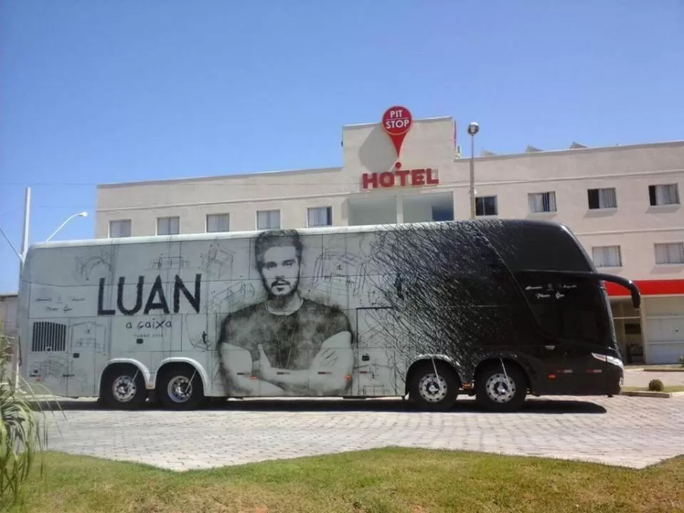 Property Building in Hotel Pit Stop Oliveira-MG