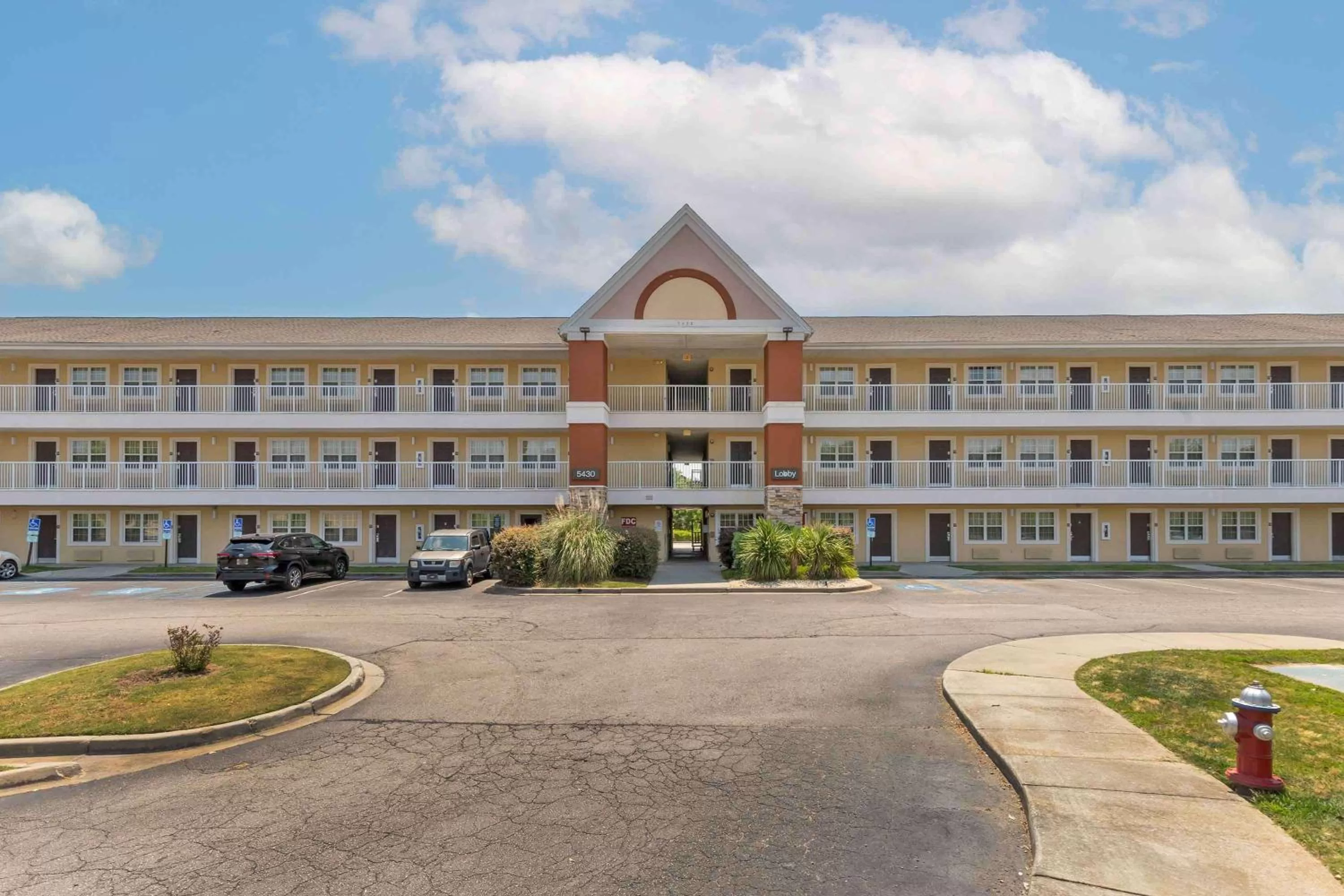 Property building in Extended Stay America Select Suites - Columbia - Ft Jackson