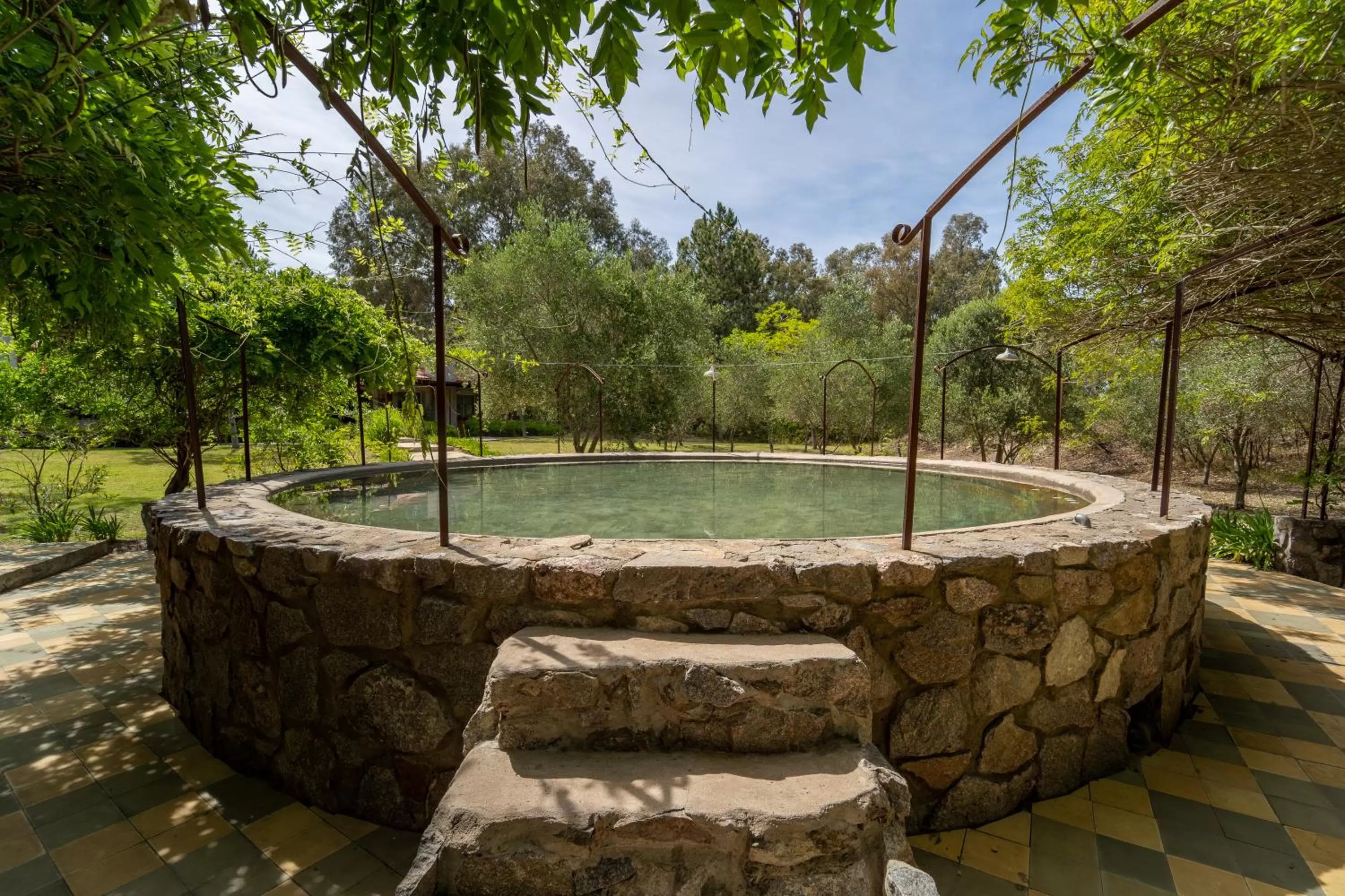 Swimming pool in Suites Camacho