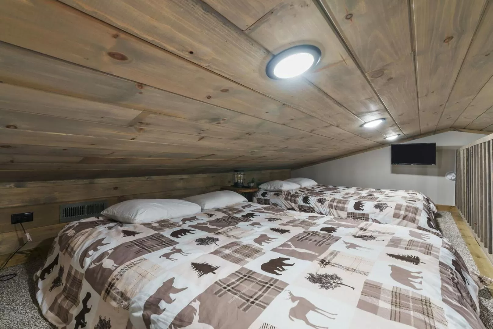 Bed in Table Rock Resorts at Indian Point