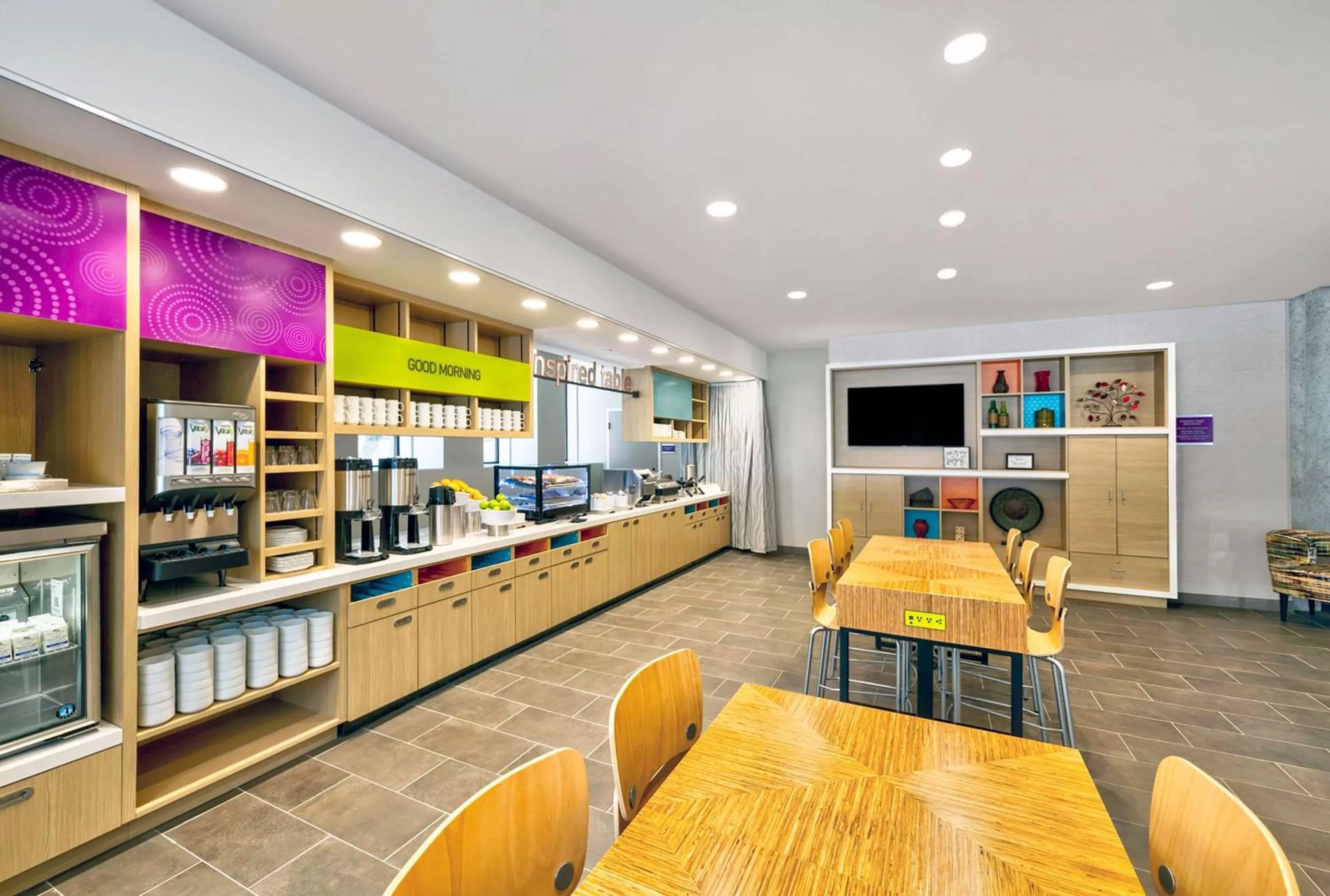 Breakfast in Home2 Suites by Hilton Minneapolis Downtown