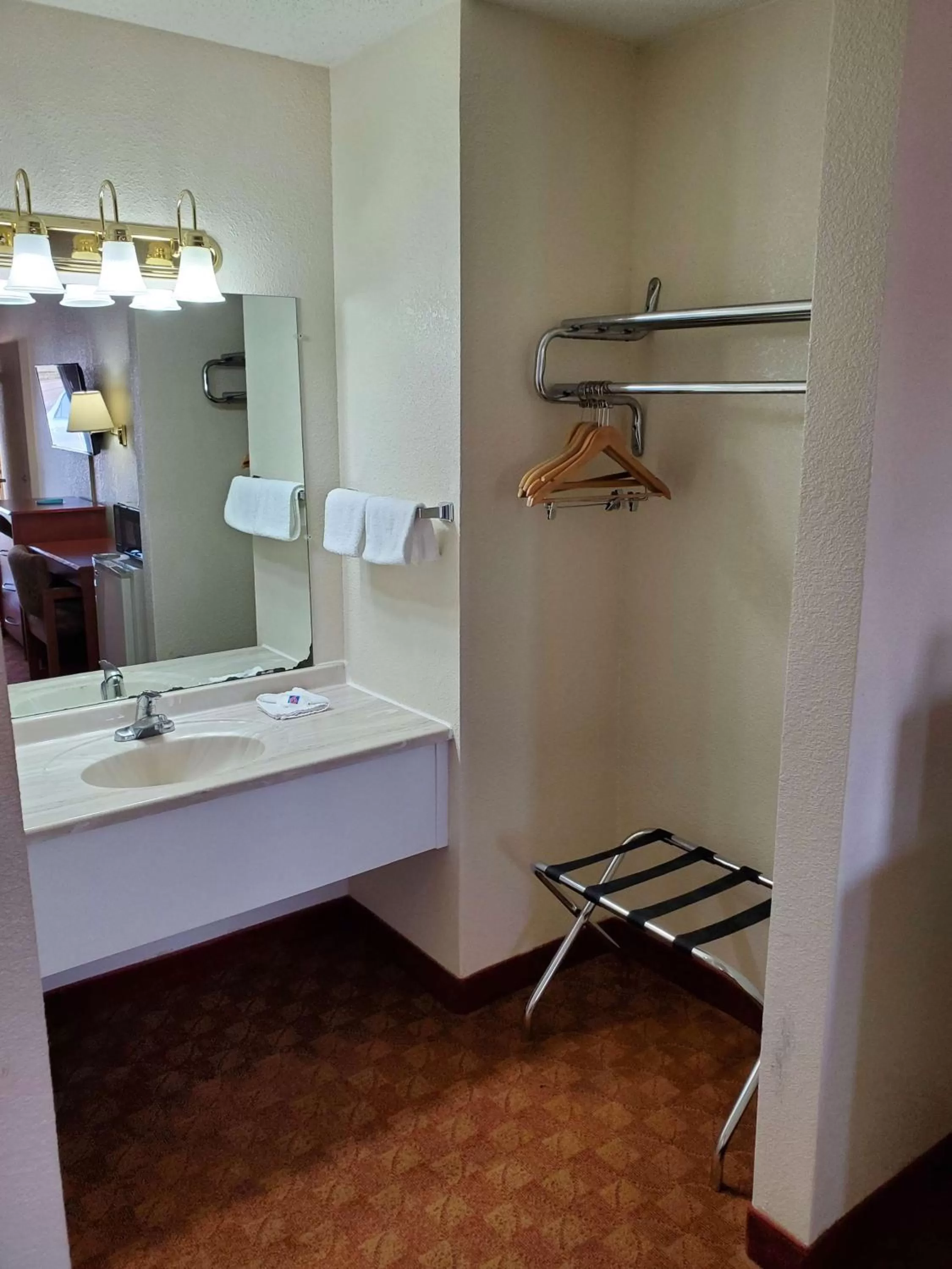 Bathroom in Motel 6 Shamrock TX