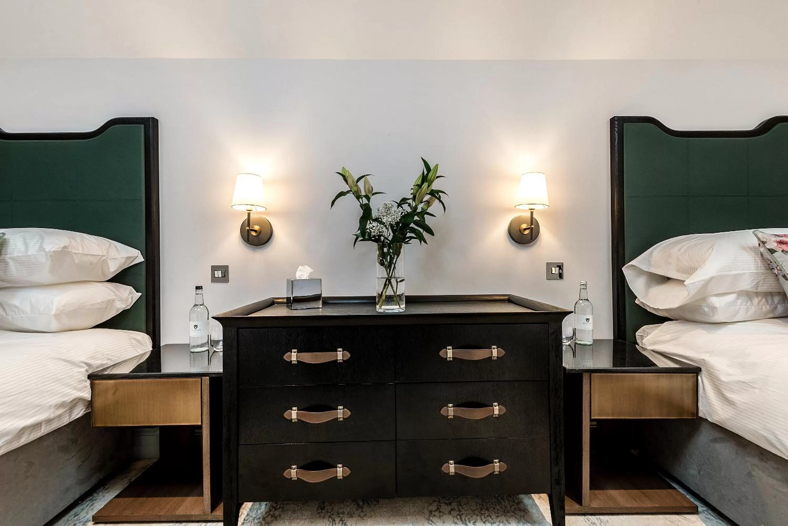 Bed in Burnside Hotel