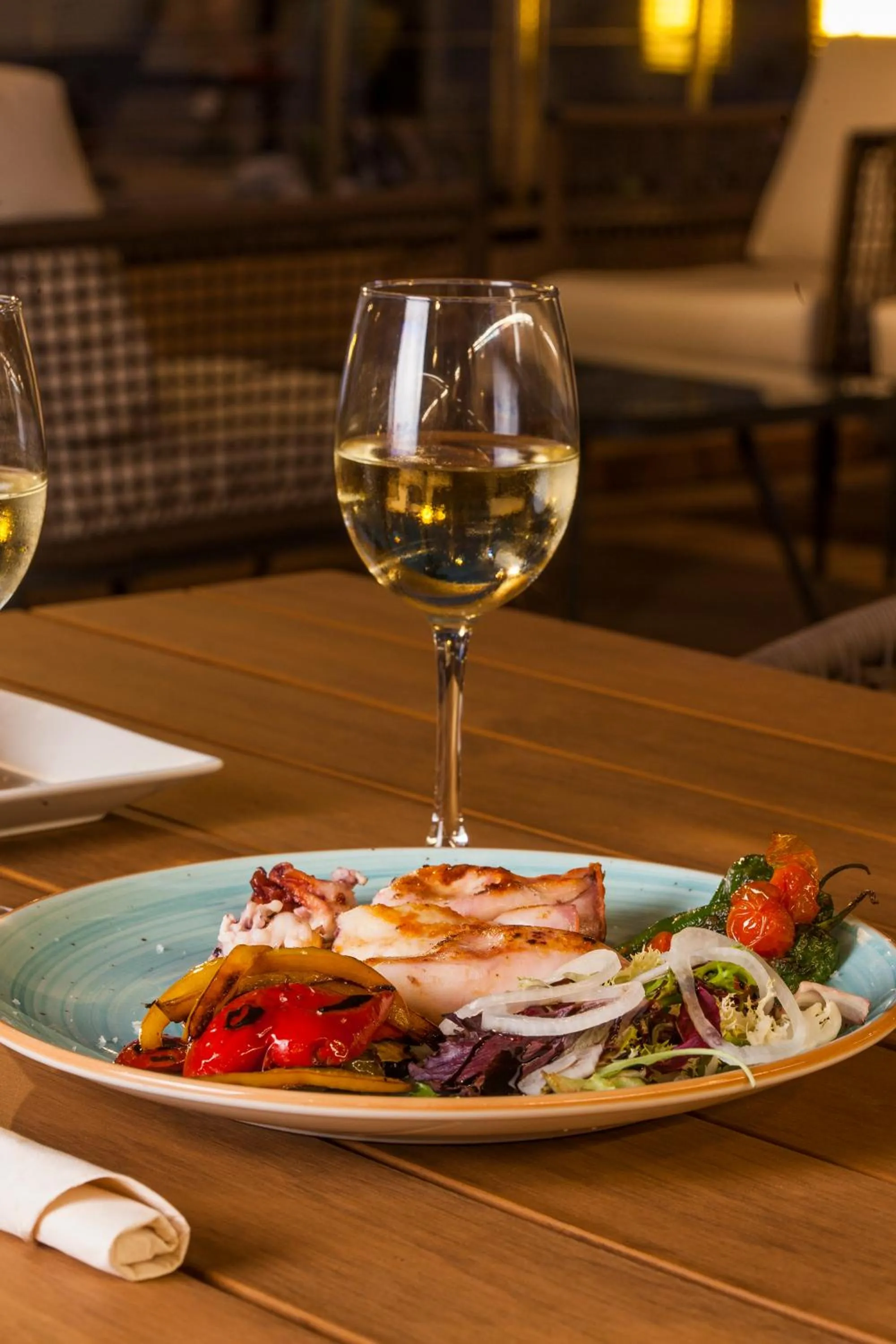 Food and drinks in Hotel Monterrey Roses by Pierre & Vacances