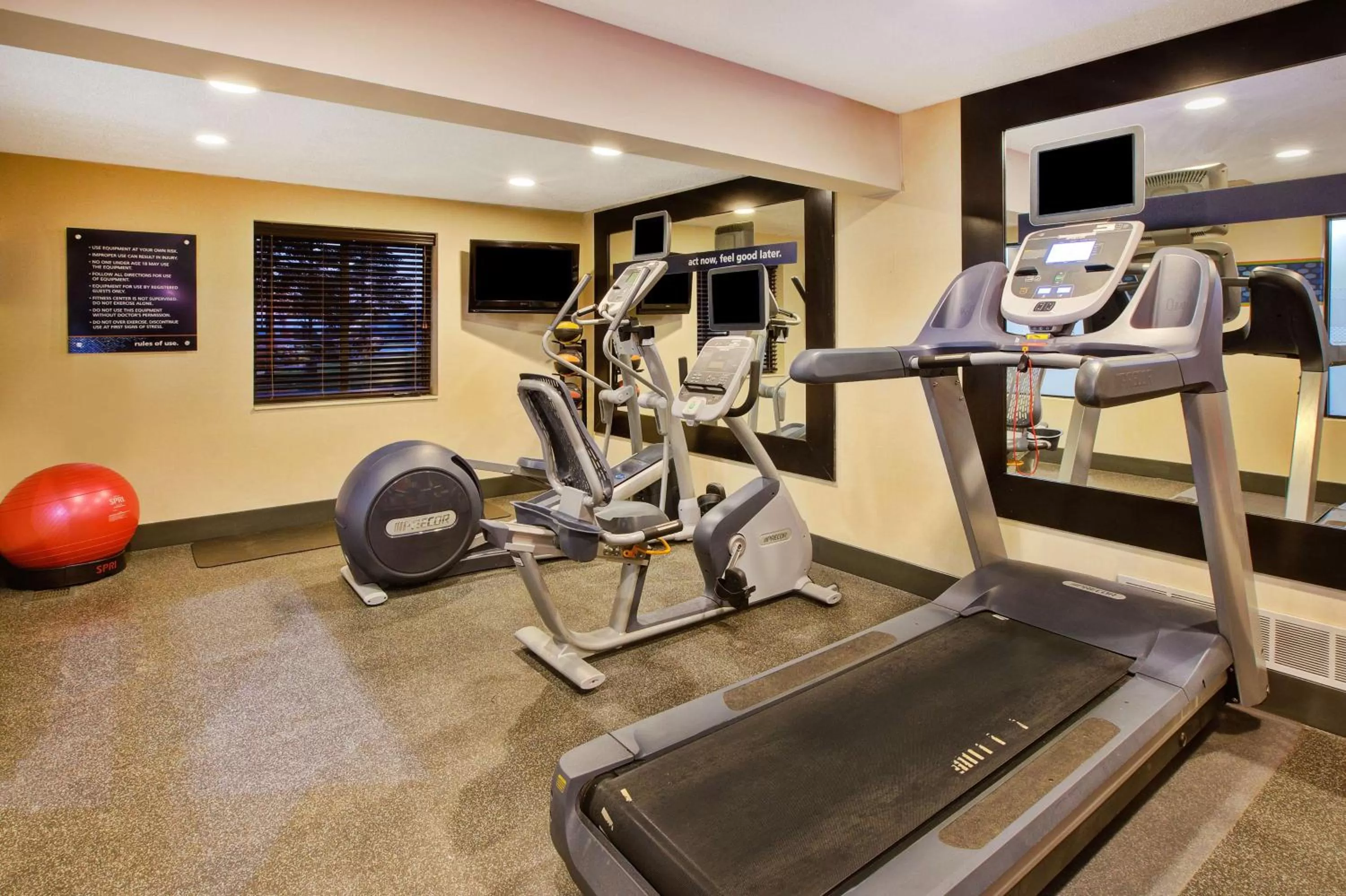 Fitness centre/facilities in Hampton Inn Gaylord