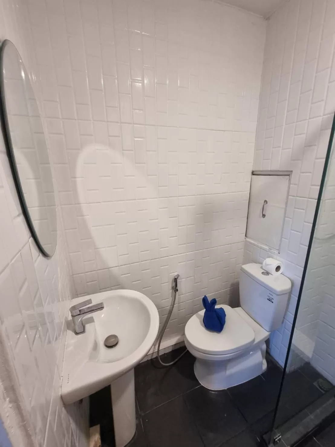 Toilet in 7 Stays Pattaya Hotel