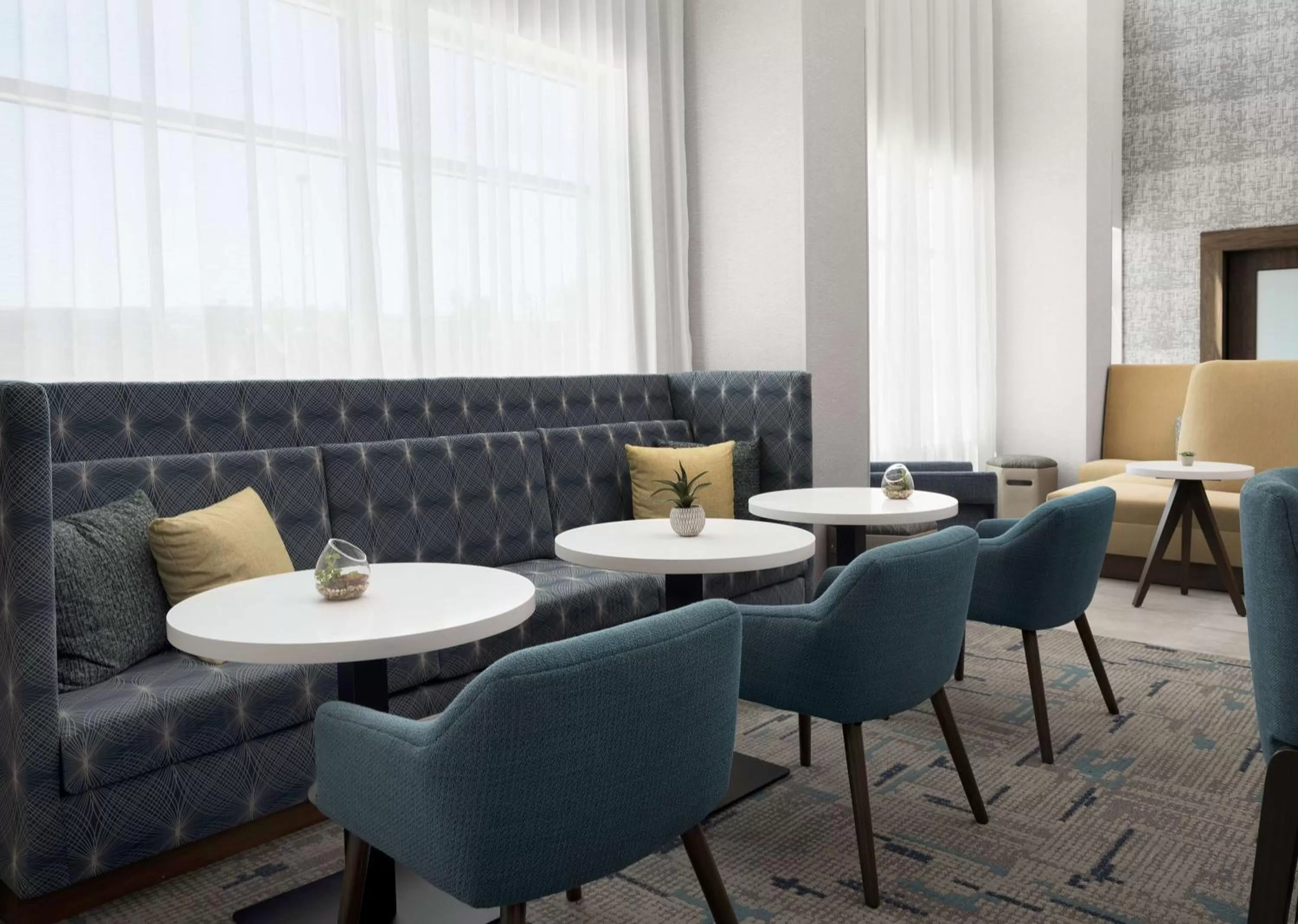 Dining area in Hampton Inn & Suites El Cajon San Diego